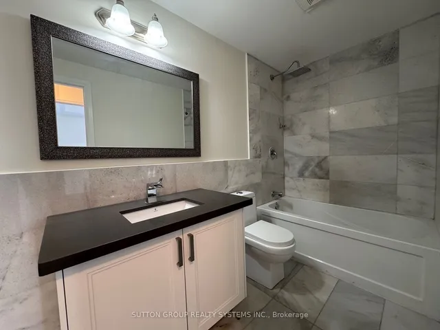Additional property image - 3071 Cawthra Rd Unit 2