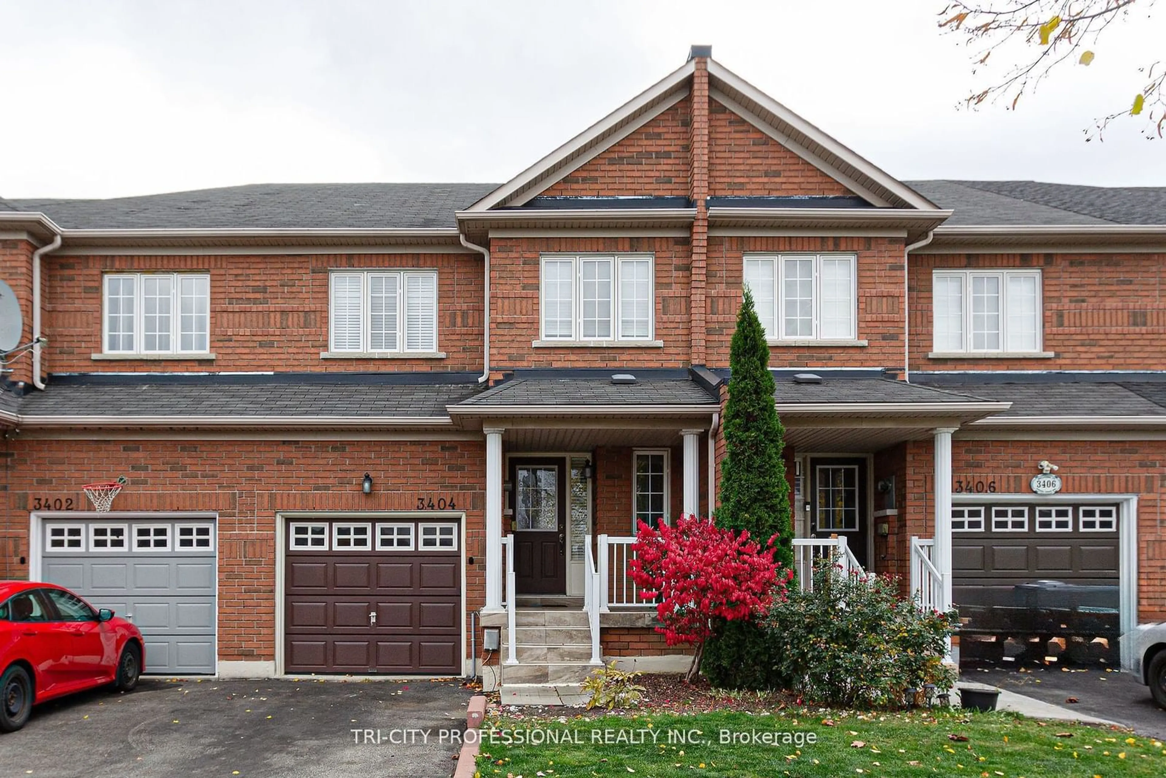 Home with brick exterior material, street for 3404 Angel Pass Dr, Mississauga Ontario L5M 7K5