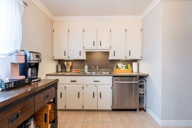 Additional property image - 475 Mayzel Rd