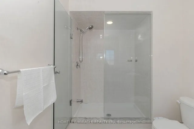 Additional property image - 138 Baffin Cres