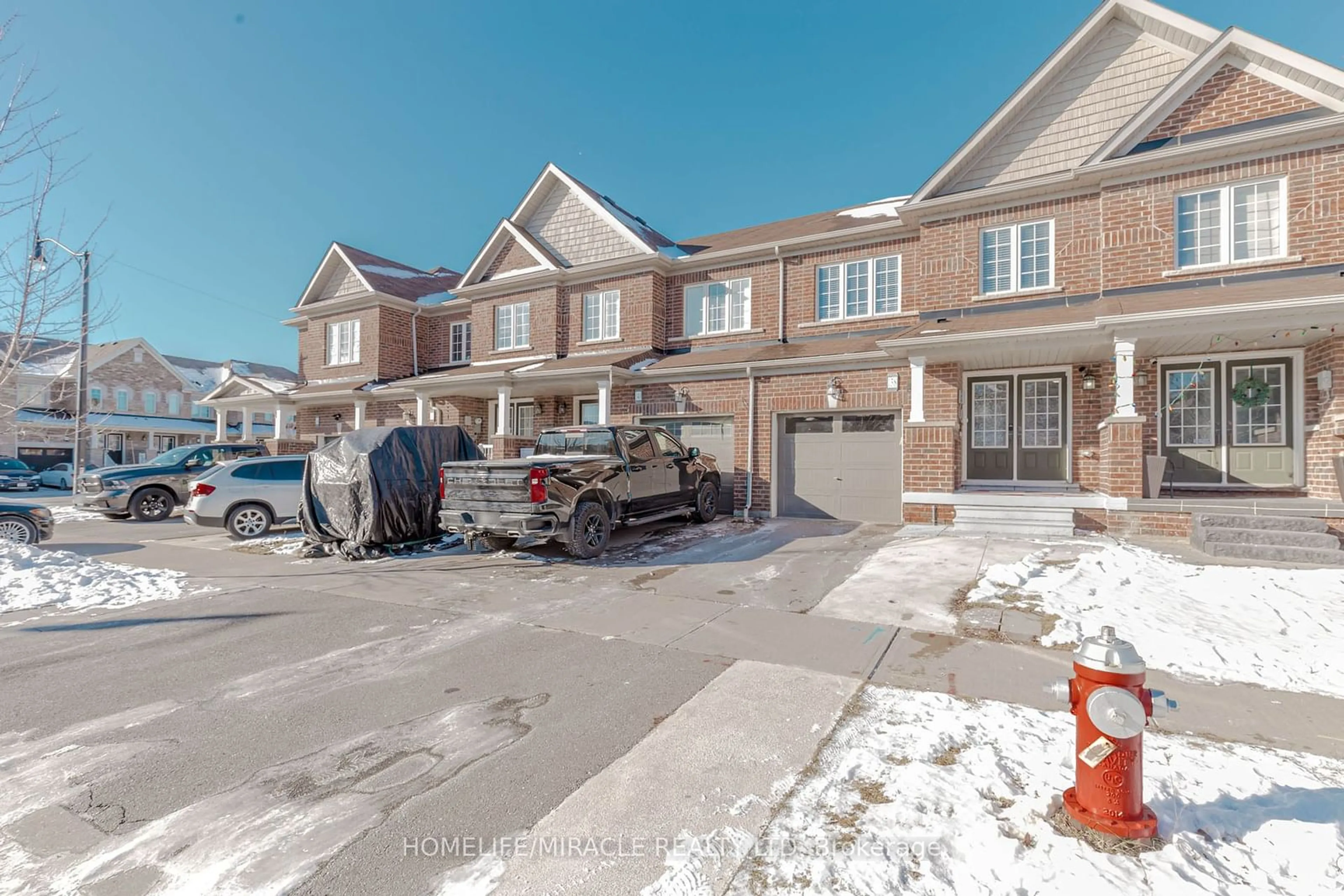 A pic from outside/outdoor area/front of a property/back of a property/a pic from drone, street for 138 Baffin Cres, Brampton Ontario L7A 0C7