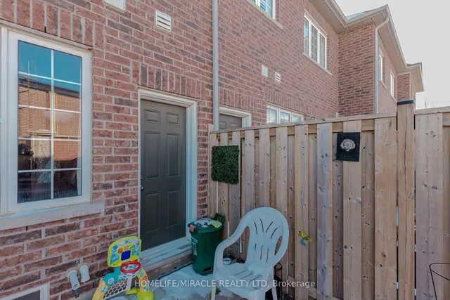 Additional property image - 138 Baffin Cres