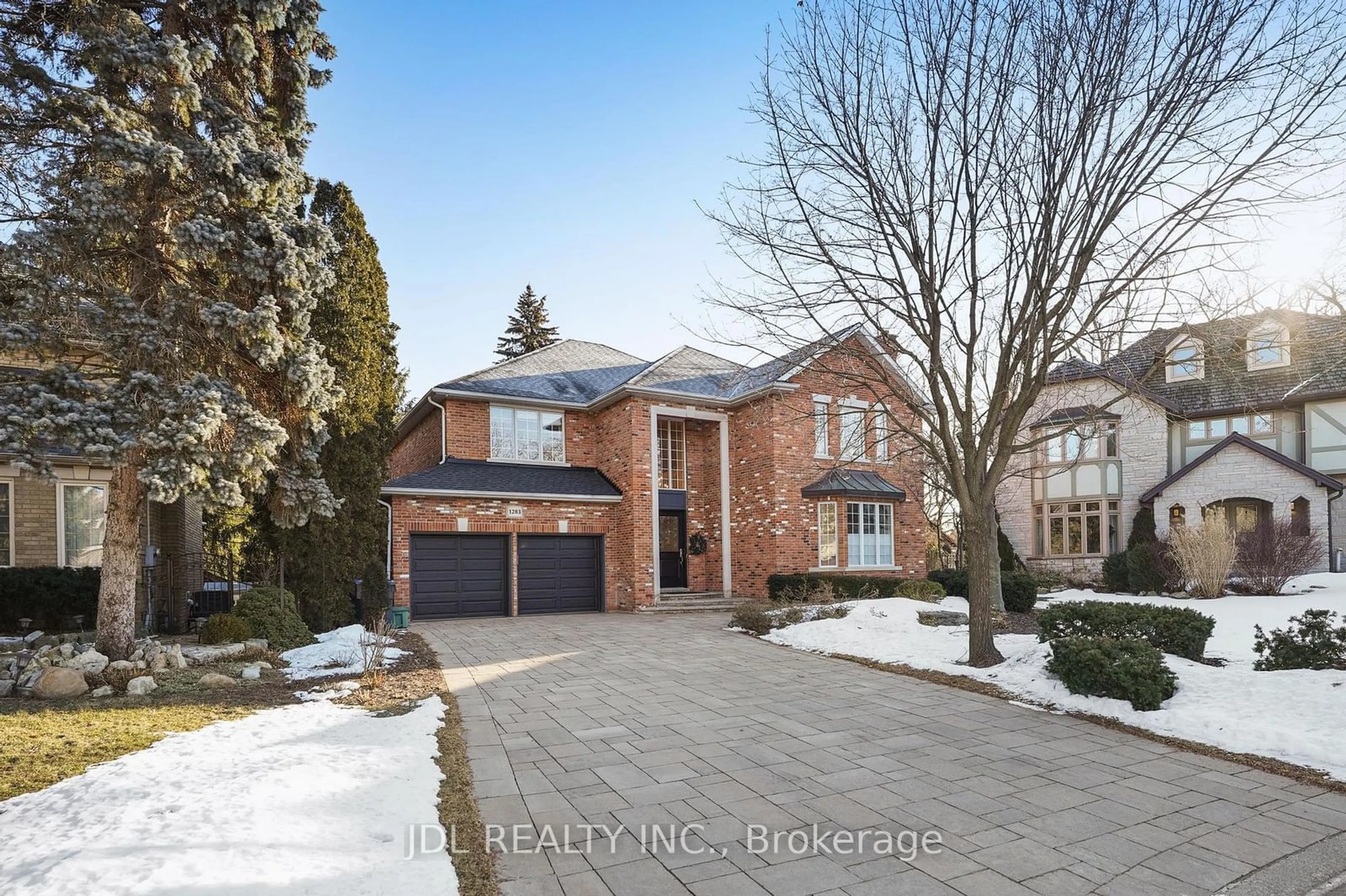 Home with brick exterior material, street for 1283 Lindburgh Crt, Mississauga Ontario L5H 4J2