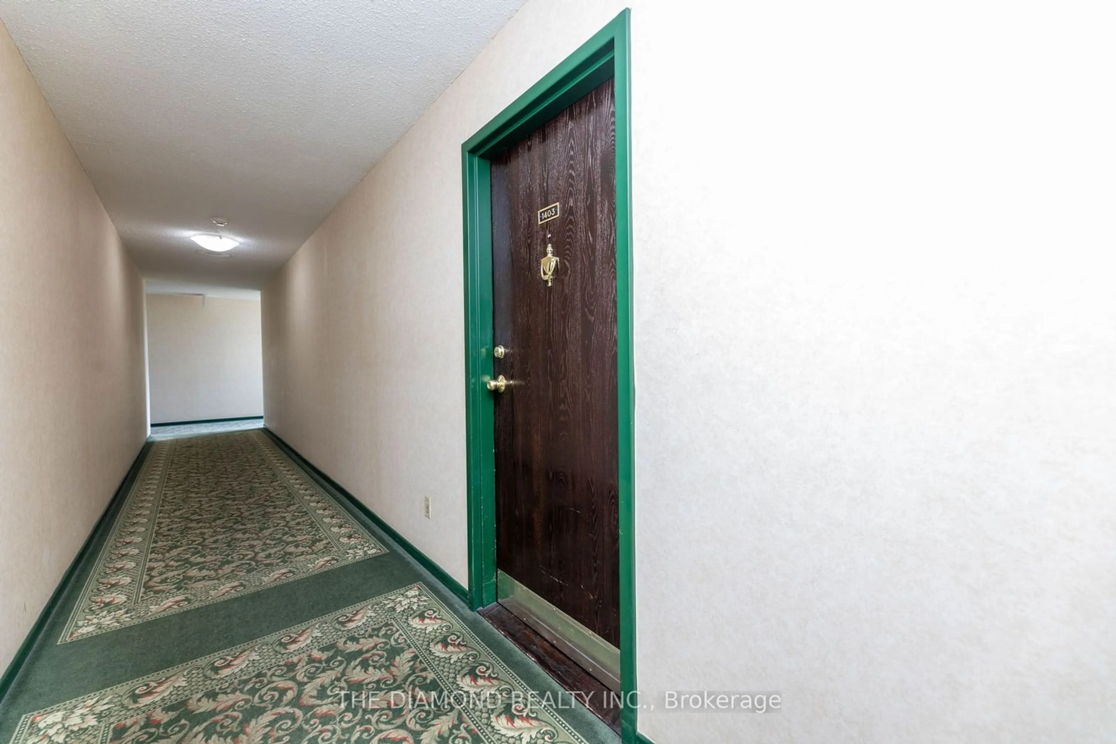 Indoor foyer for 200 Robert Speck Pkwy #1403, Mississauga Ontario L4Z 1S3