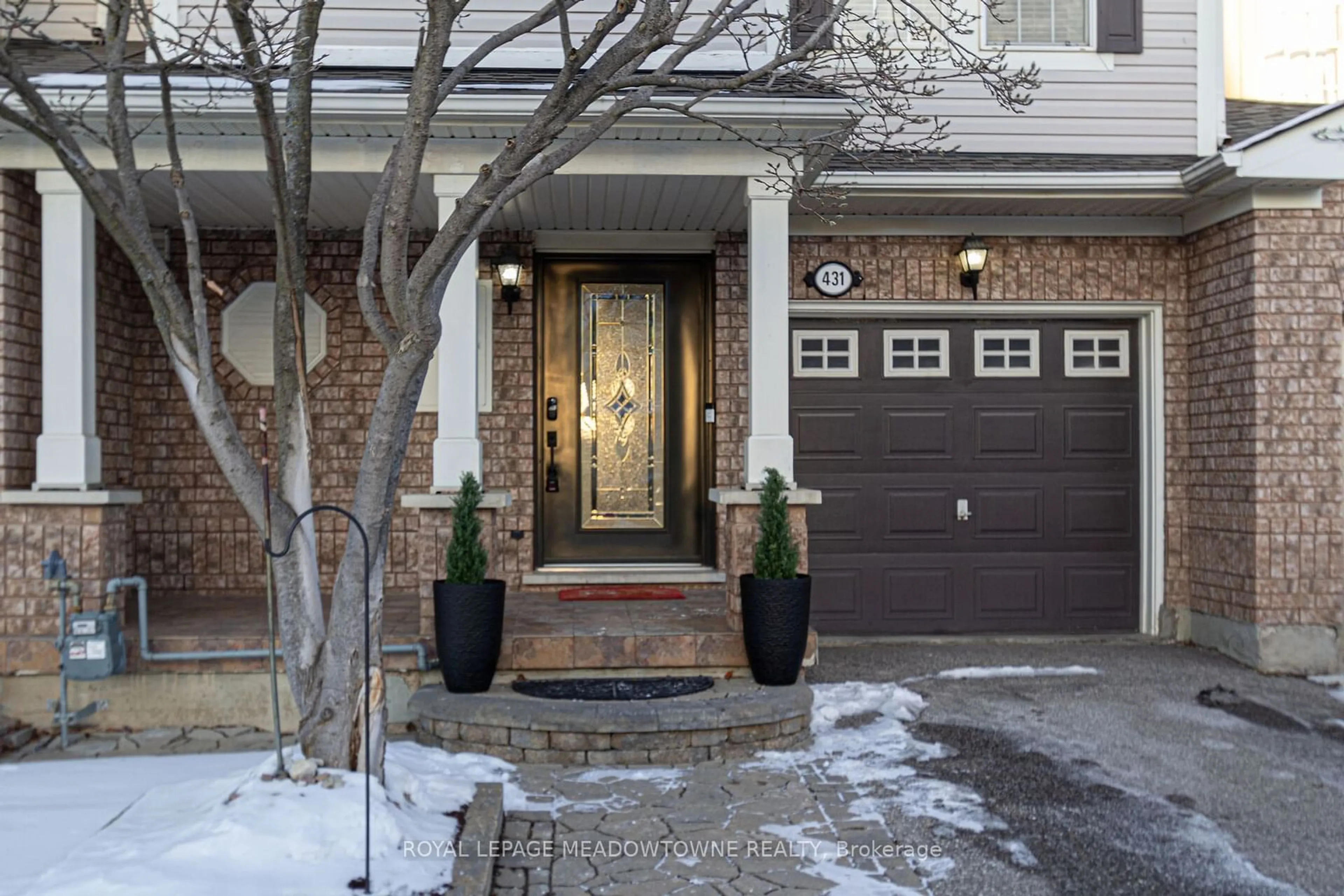 Indoor entryway for 431 Baverstock Cres, Milton Ontario L9T 5K7