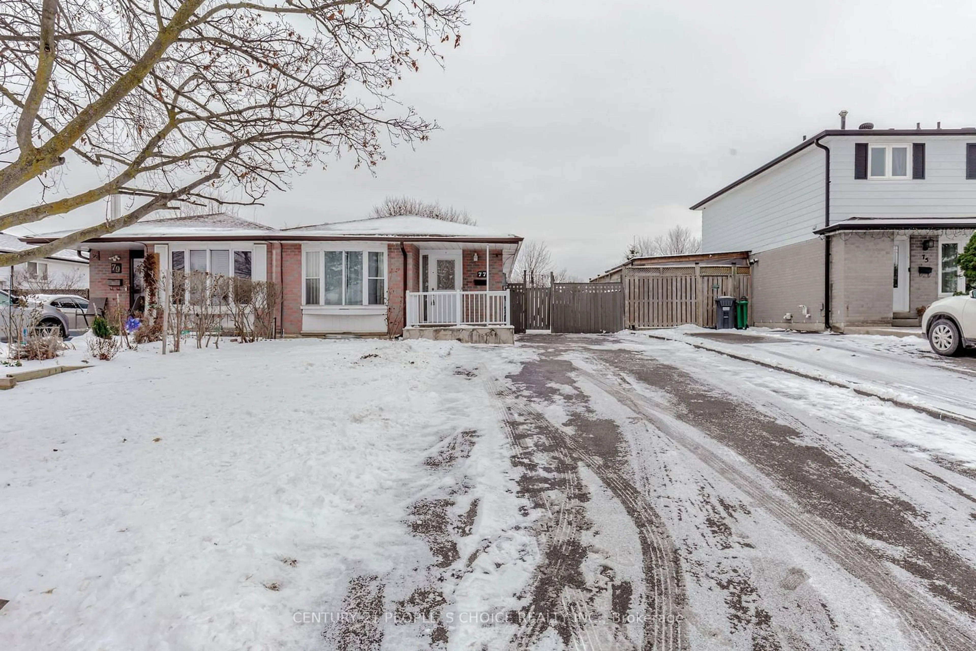 A pic from outside/outdoor area/front of a property/back of a property/a pic from drone, street for 77 Gulliver Cres, Brampton Ontario L6S 1T1