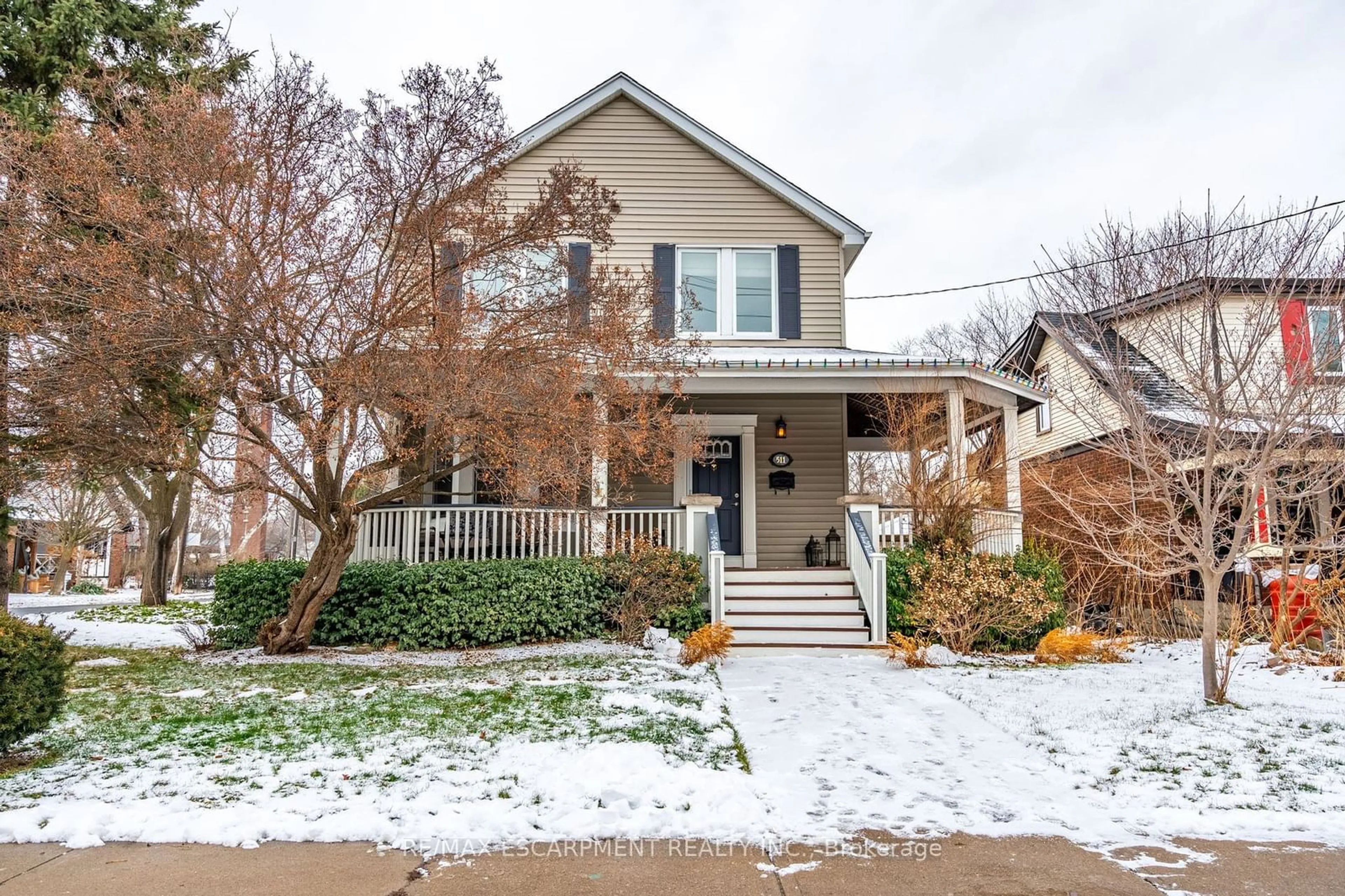 Home with brick exterior material, street for 511 Martha St, Burlington Ontario L7R 2R1