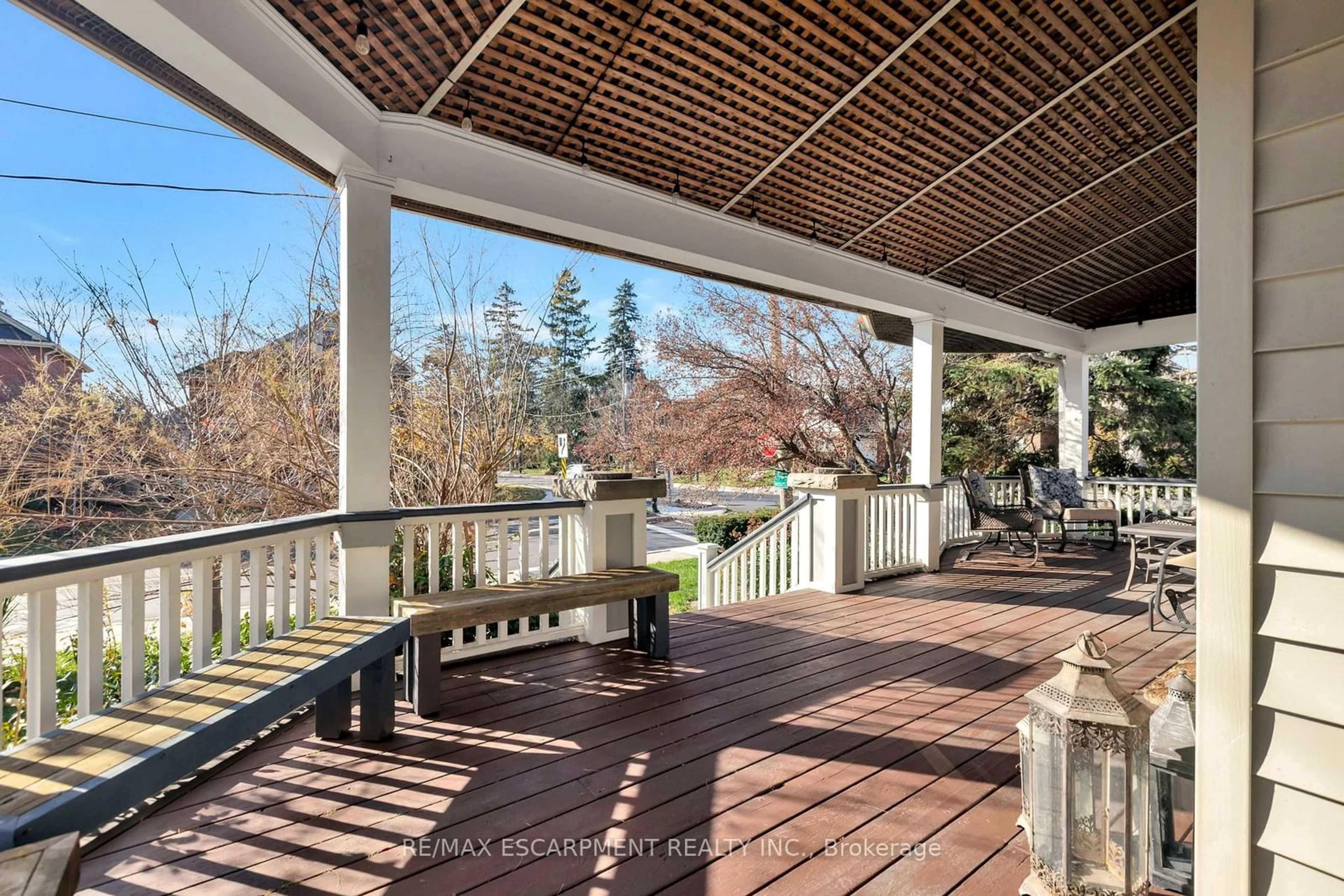 Patio, water/lake/river/ocean view for 511 Martha St, Burlington Ontario L7R 2R1