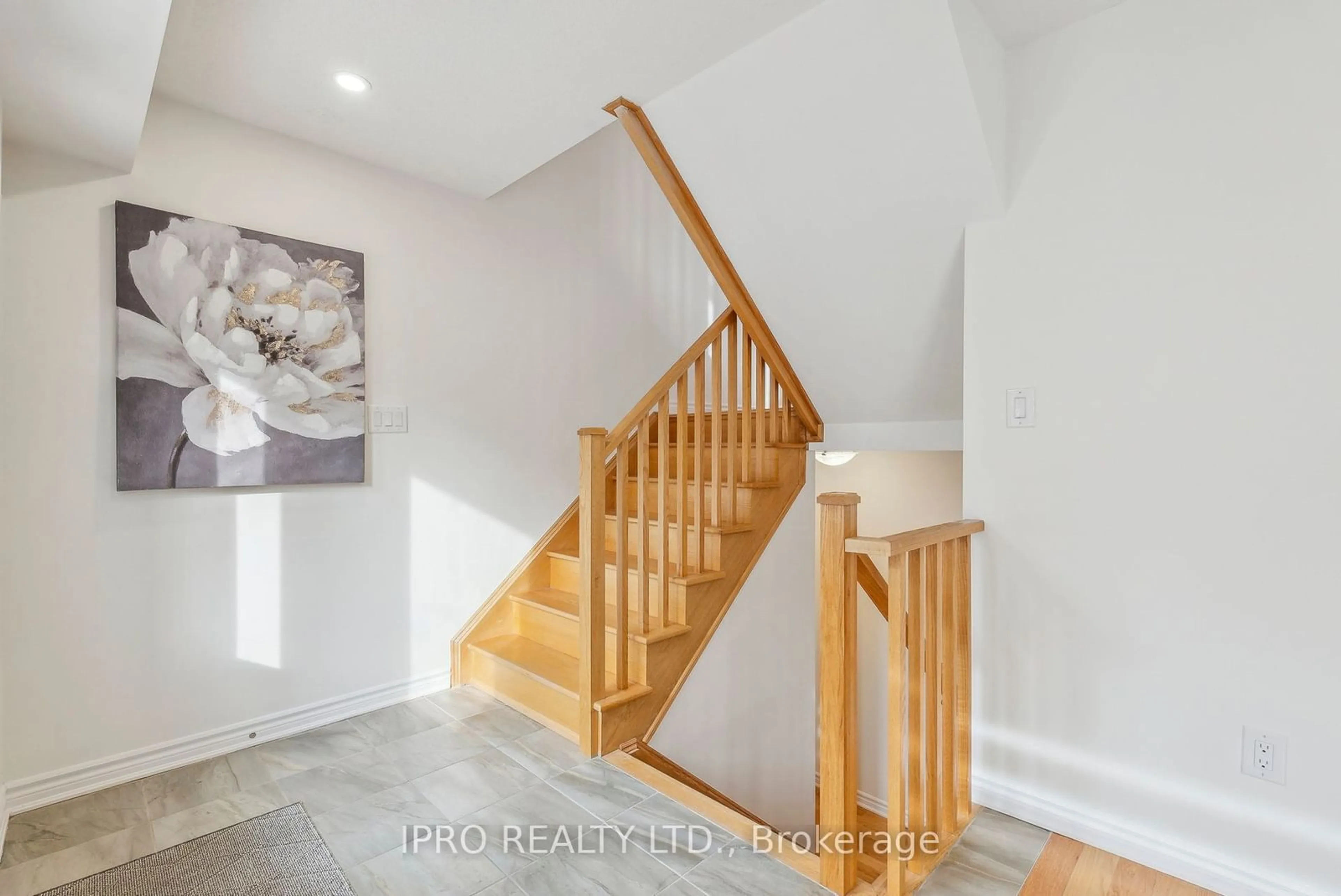 Stairs for 2495 Badger Cres, Oakville Ontario L6M 5M1