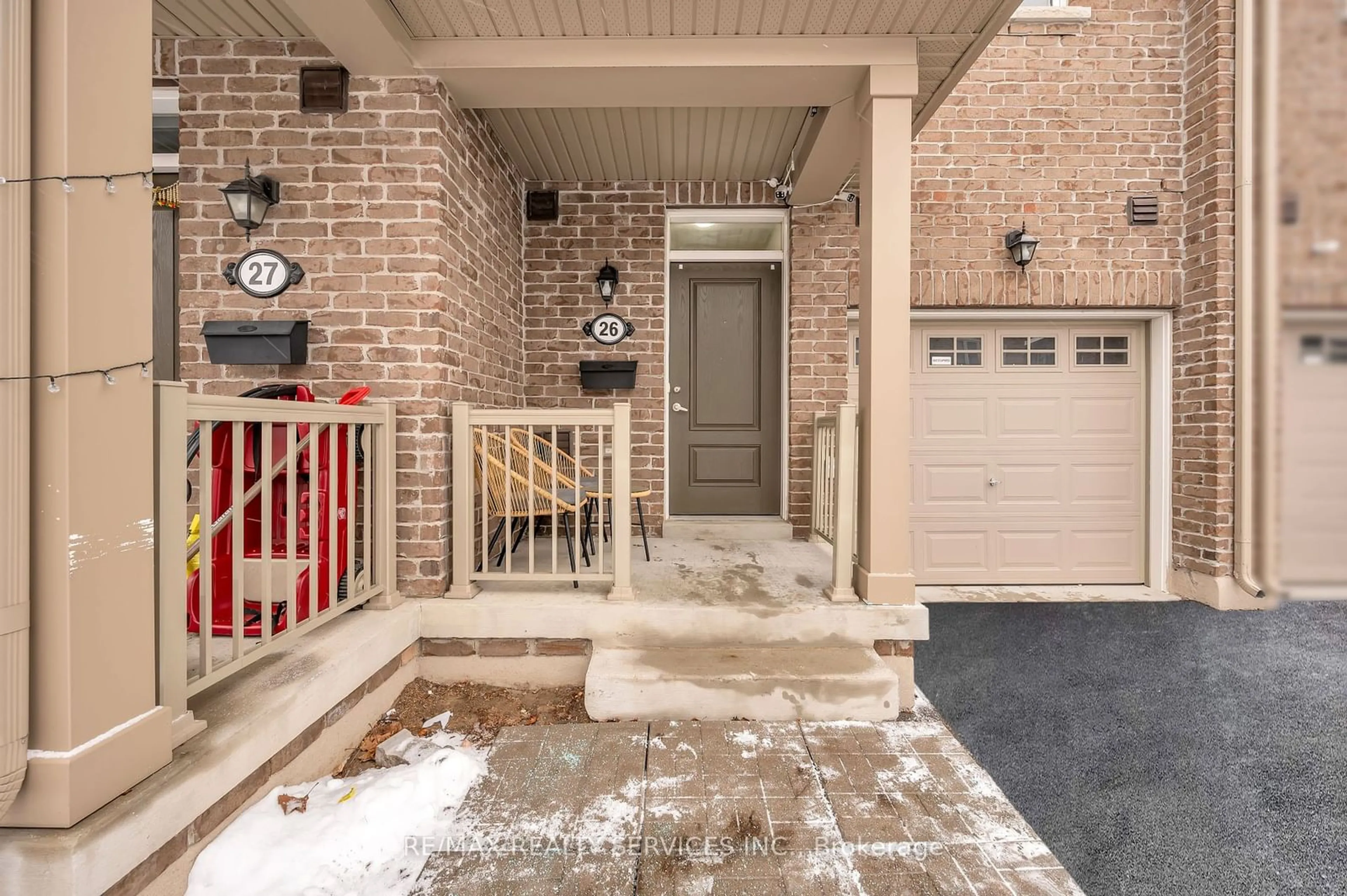 Indoor entryway for 50 Edinburgh Dr #26, Brampton Ontario L6Y 1N9