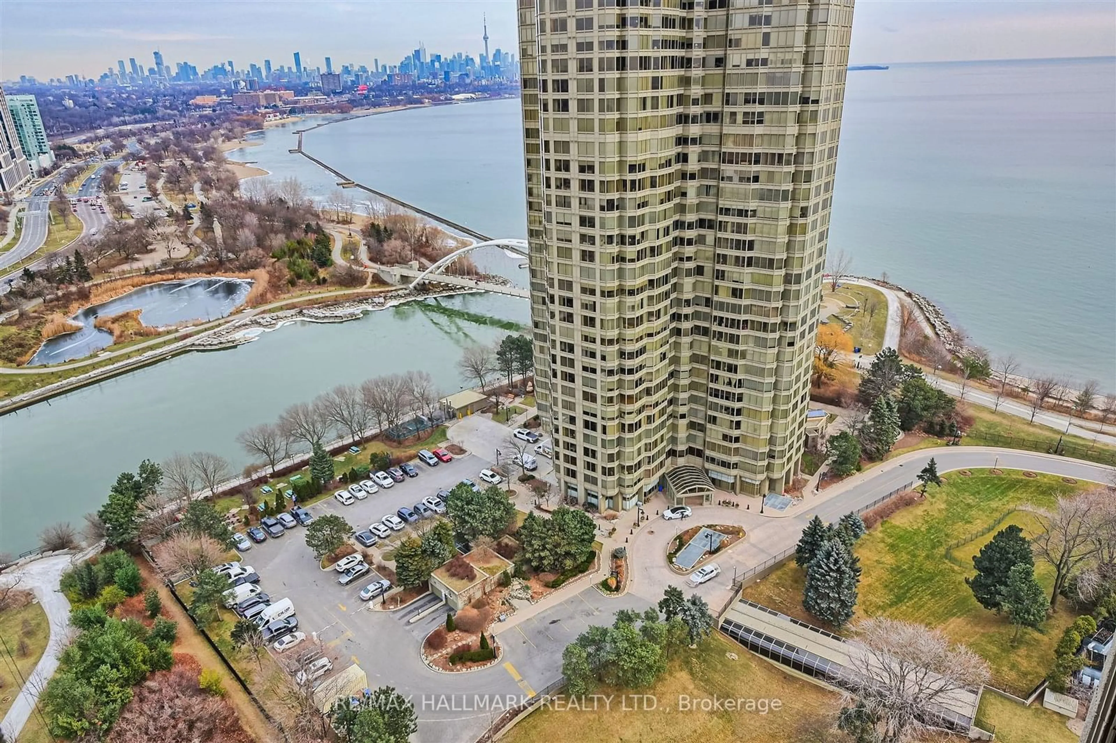 A pic from outside/outdoor area/front of a property/back of a property/a pic from drone, water/lake/river/ocean view for 2045 Lake Shore Blvd #2706, Toronto Ontario M8V 2Z6