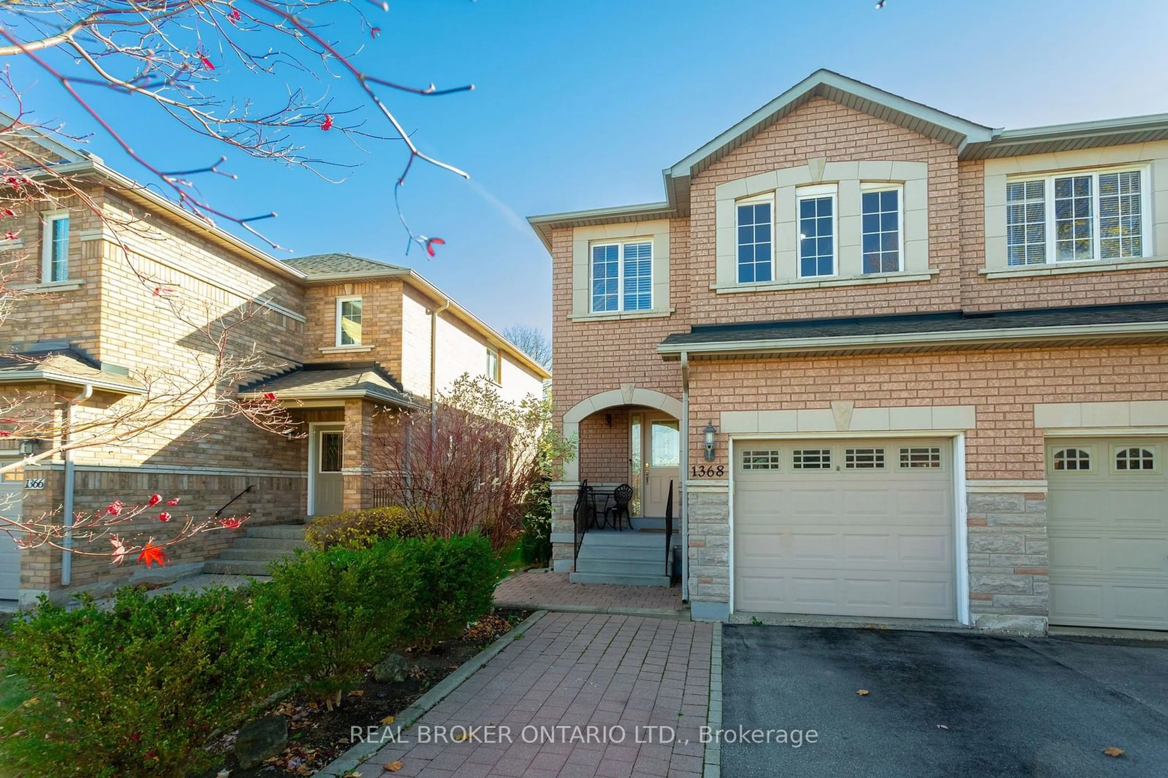 Home with brick exterior material, street for 1368 Brookstar Dr, Oakville Ontario L6M 3W2