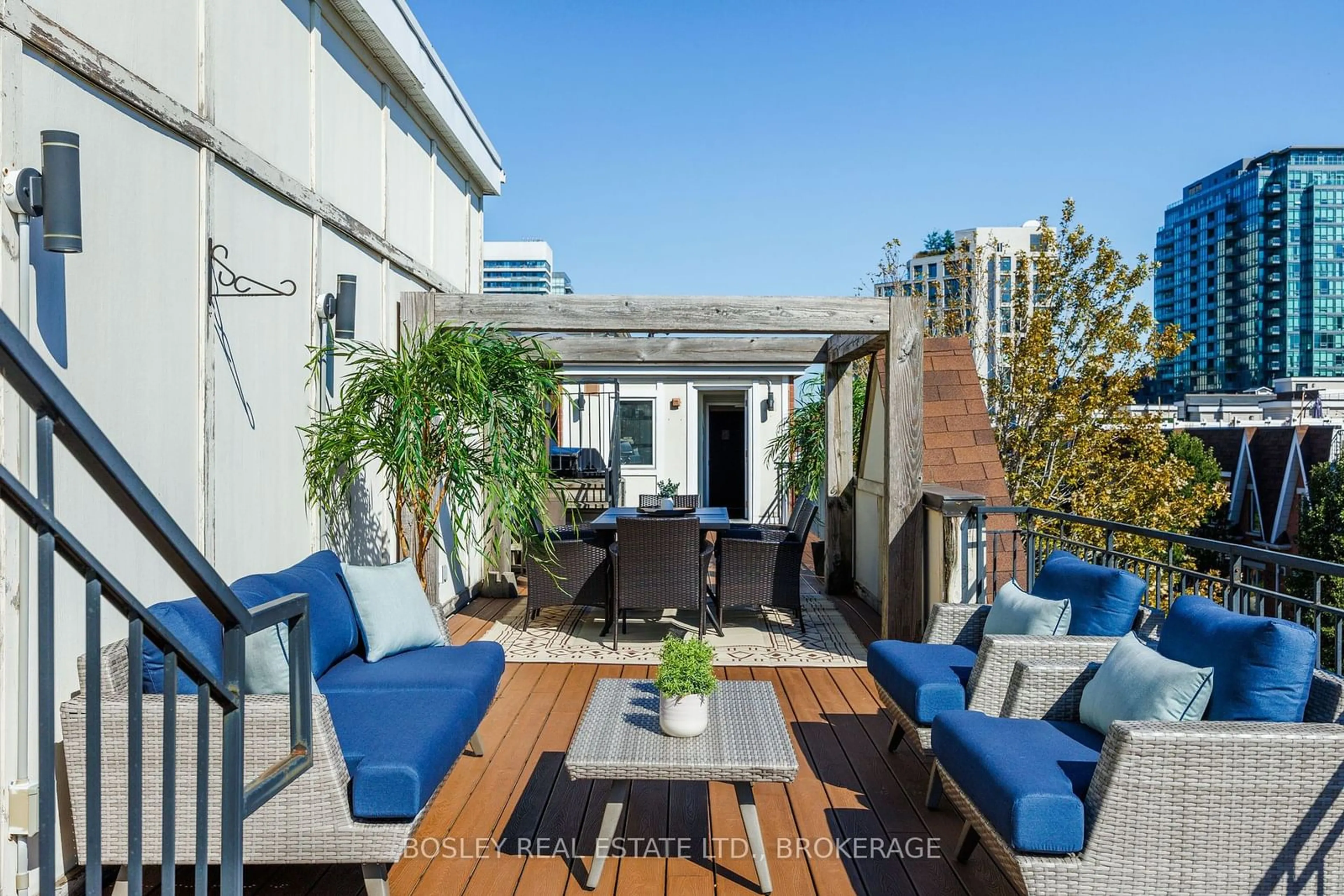 Patio, street for 12 Laidlaw St #833C, Toronto Ontario M6K 1X2