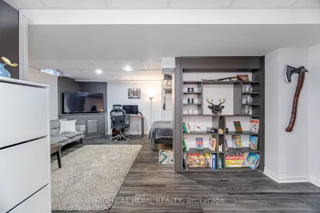 Additional image 8 of 1071 Kennedy Circ