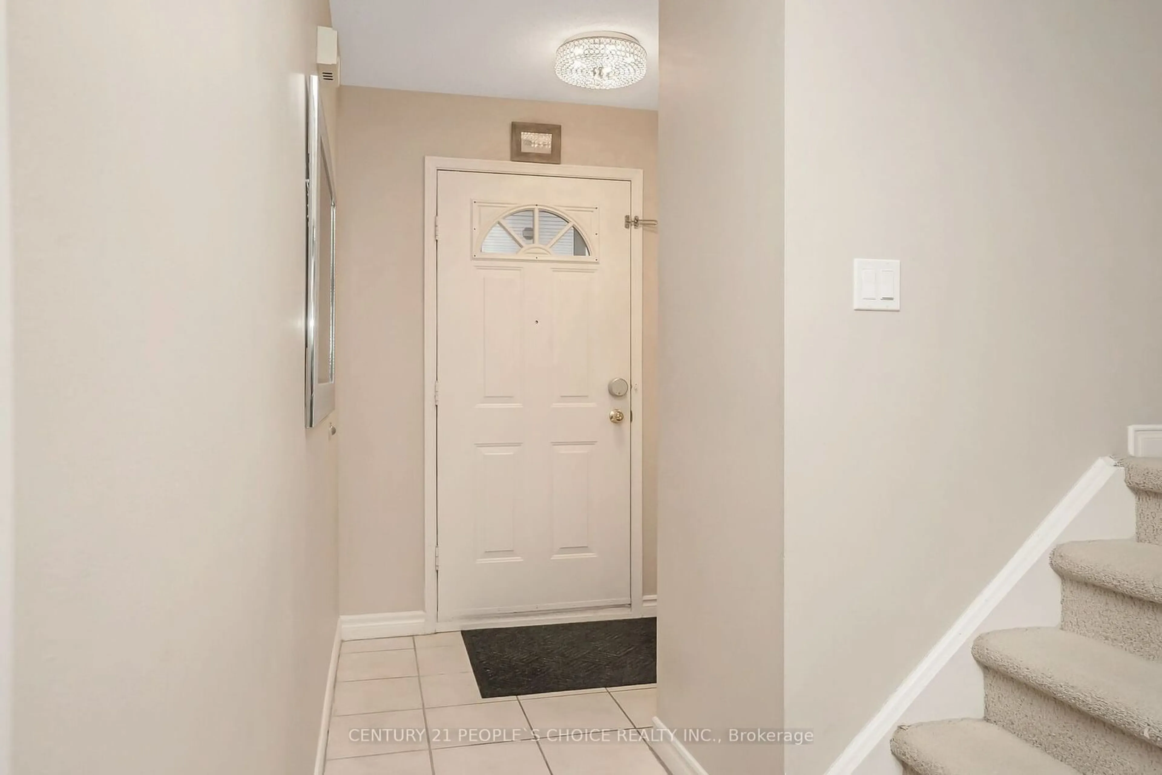 Indoor entryway for 5659 Glen Erin Dr #31, Mississauga Ontario L5M 5P2