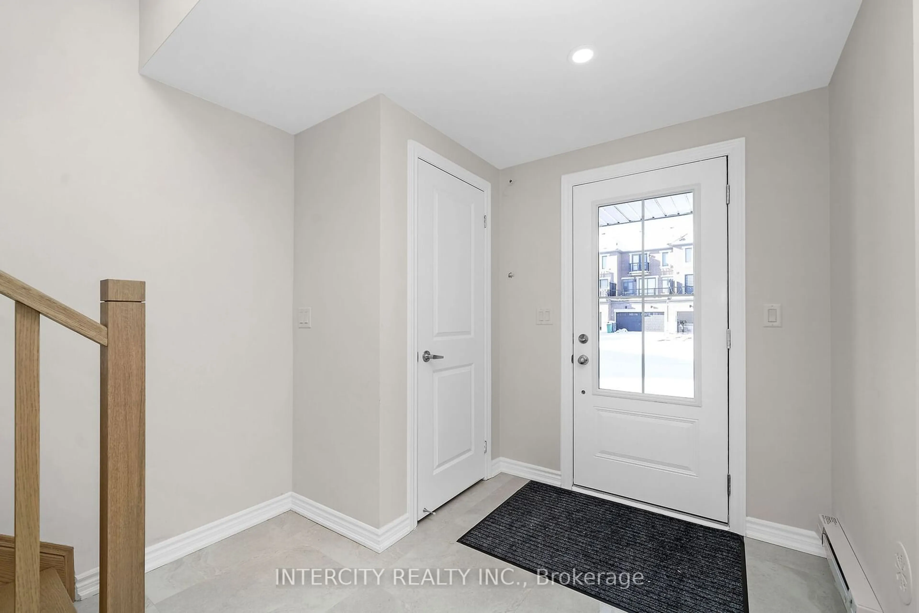 Indoor entryway for 382 Tim Manley Ave #3, Caledon Ontario L7C 1Z9