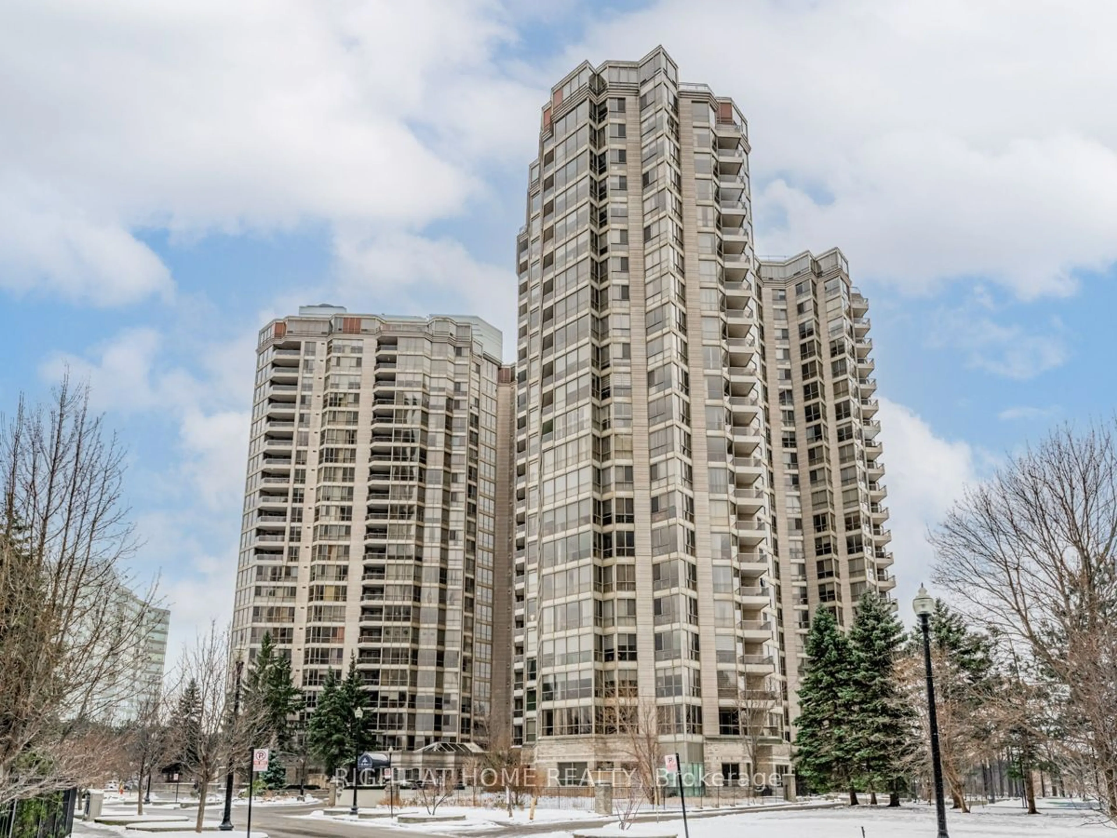 Unknown for 55 KINGSBRIDGE GARDEN Circ #312, Mississauga Ontario L5R 1Y1