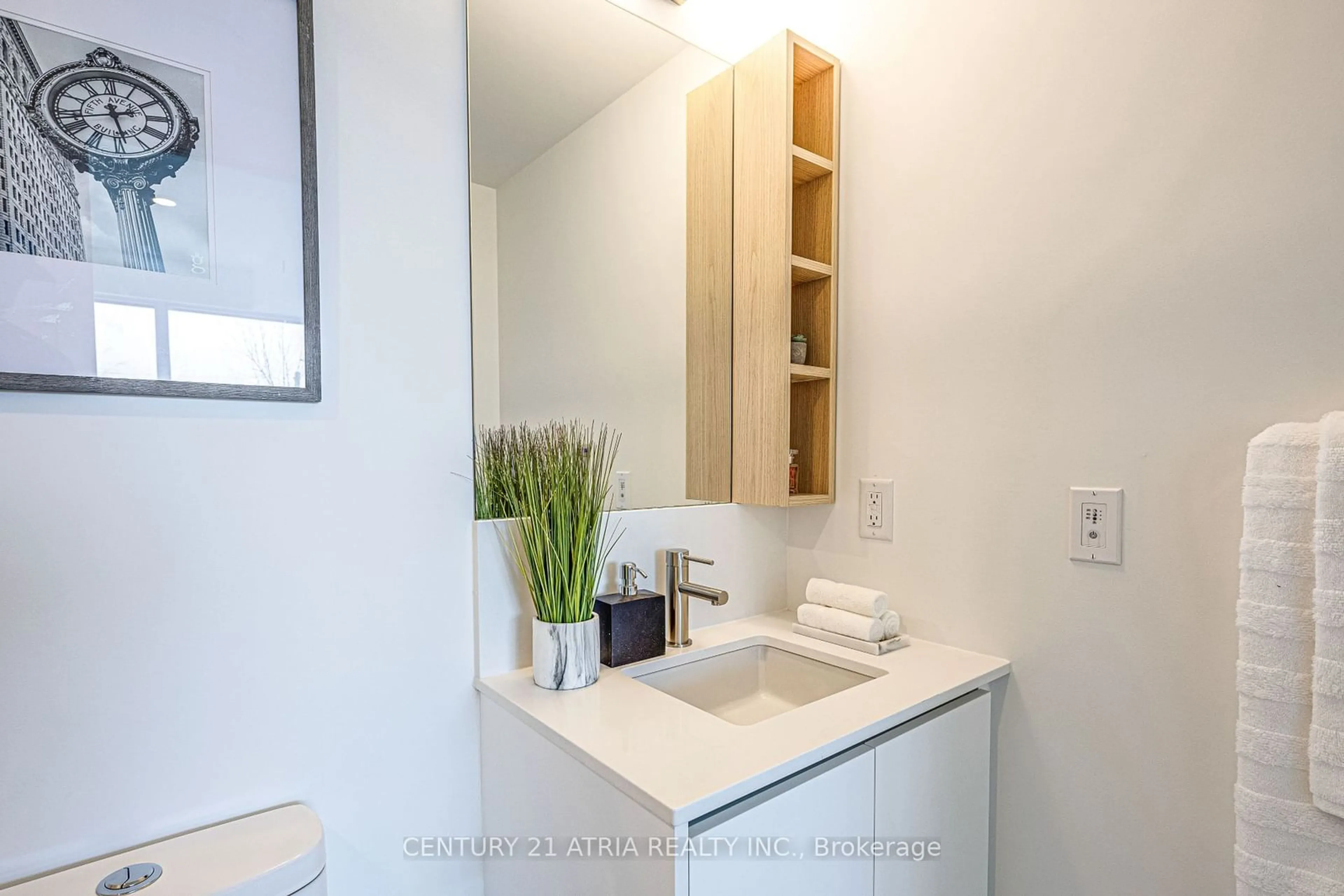 Standard bathroom, unknown for 1100 Sheppard Ave #521, Toronto Ontario M3K 0E4