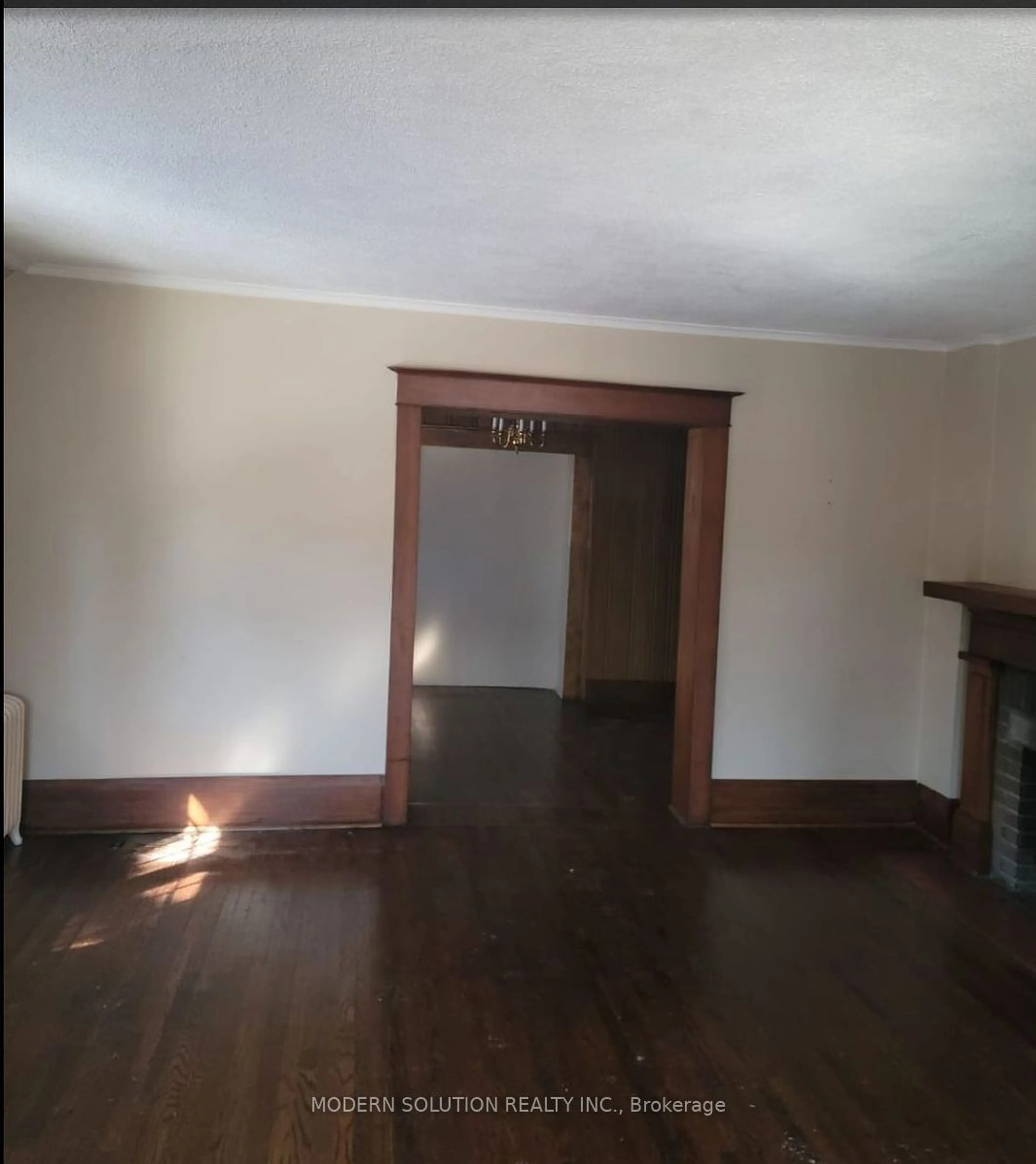 A pic of a room for 28 Forest Ave, Mississauga Ontario L5G 1K8