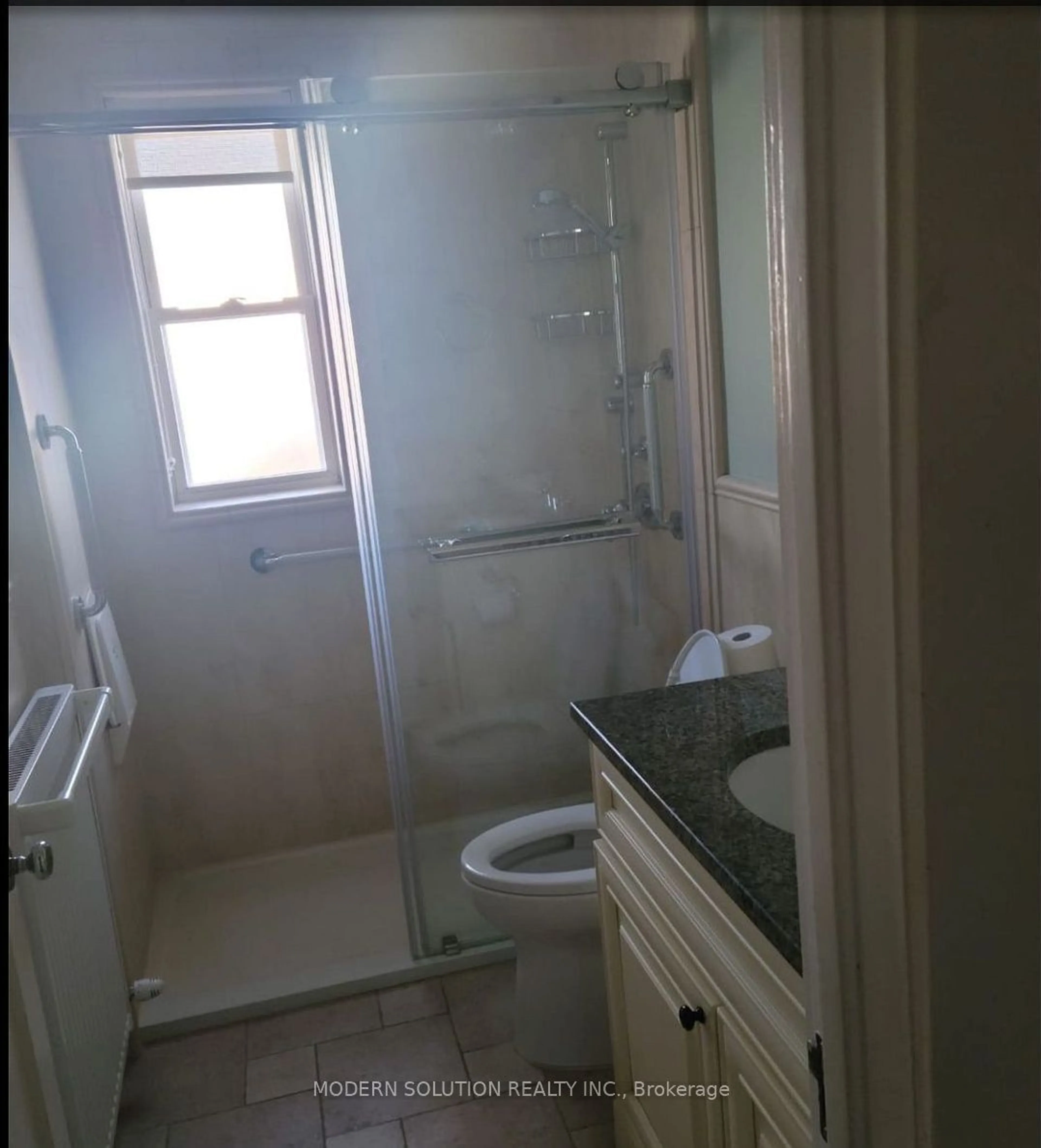 Standard bathroom, unknown for 28 Forest Ave, Mississauga Ontario L5G 1K8