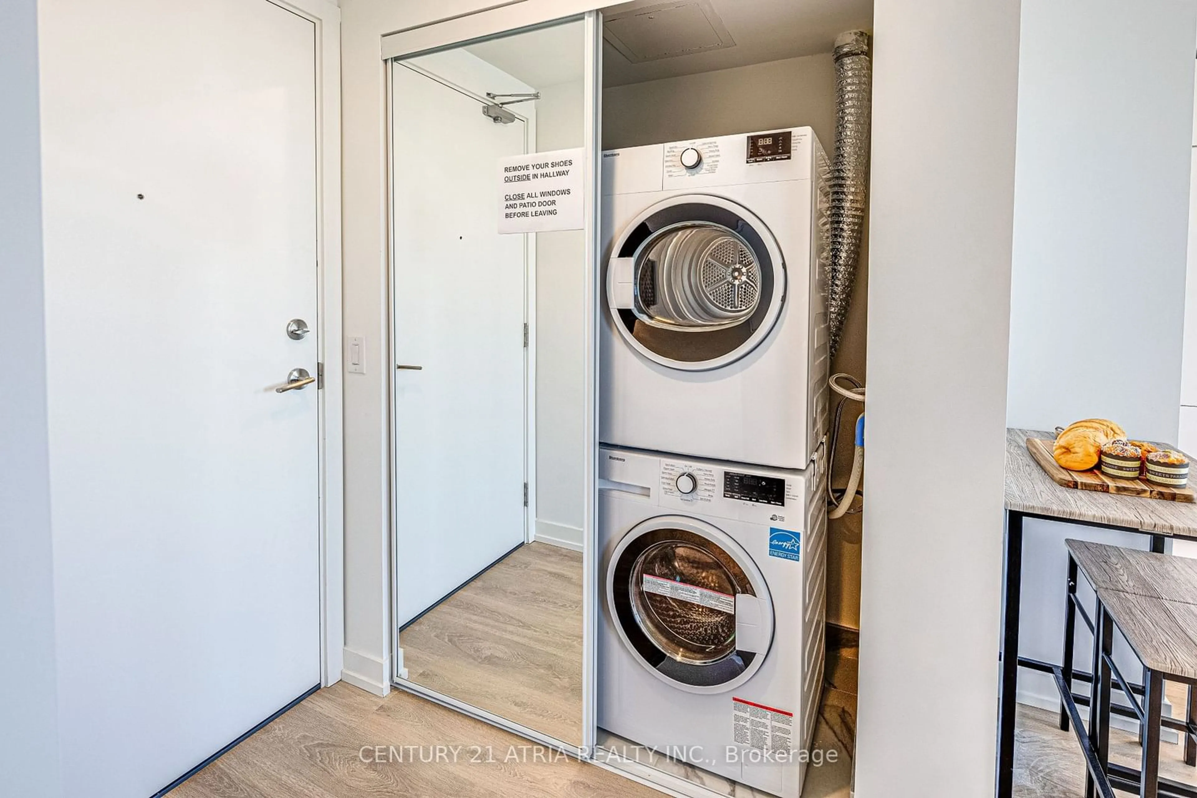 Laundry room for 1100 Sheppard Ave #927, Toronto Ontario M3K 0E4