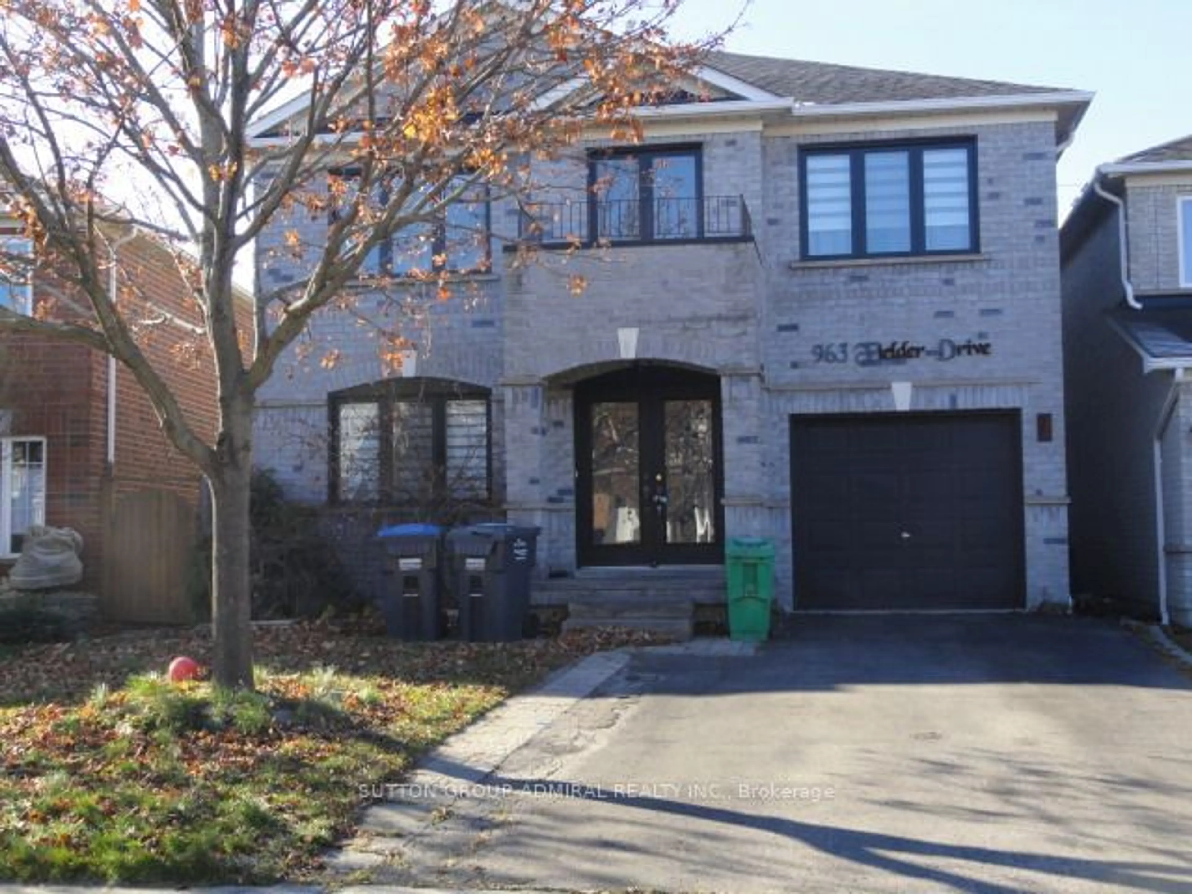 Home with brick exterior material, street for 963 Fielder Dr, Mississauga Ontario L5V 2S2