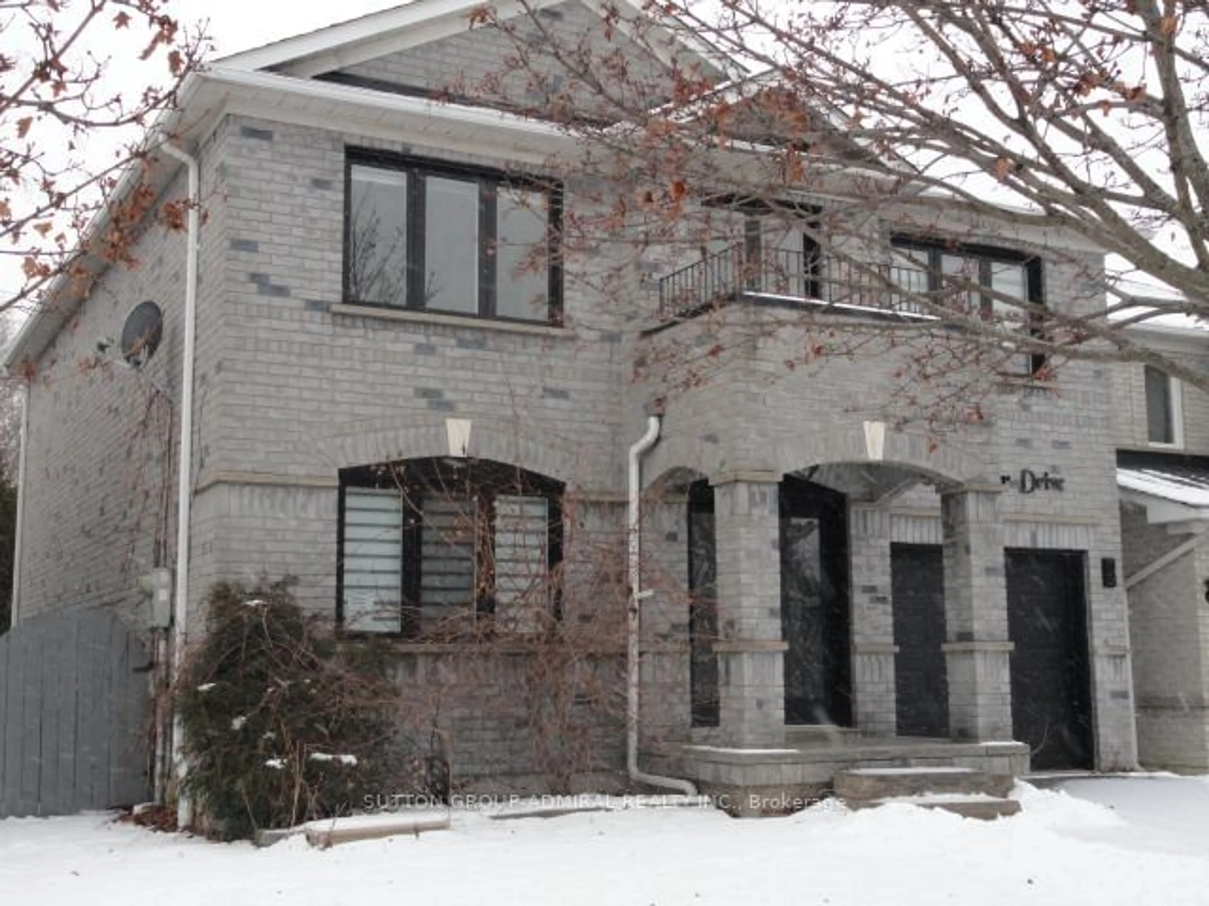 Home with brick exterior material, building for 963 Fielder Dr, Mississauga Ontario L5V 2S2