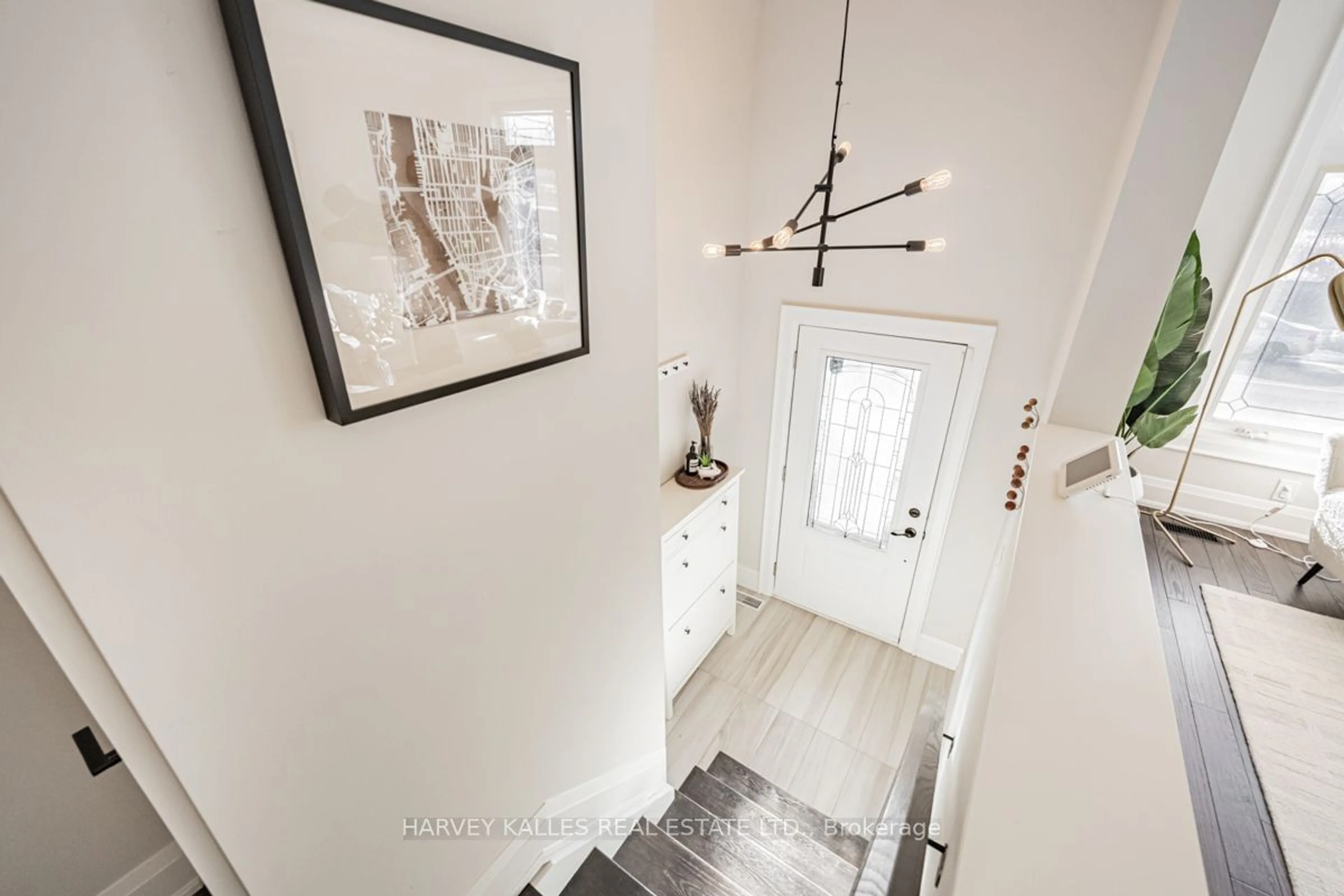 Indoor entryway for 34 Portland St, Toronto Ontario M8Y 1A5