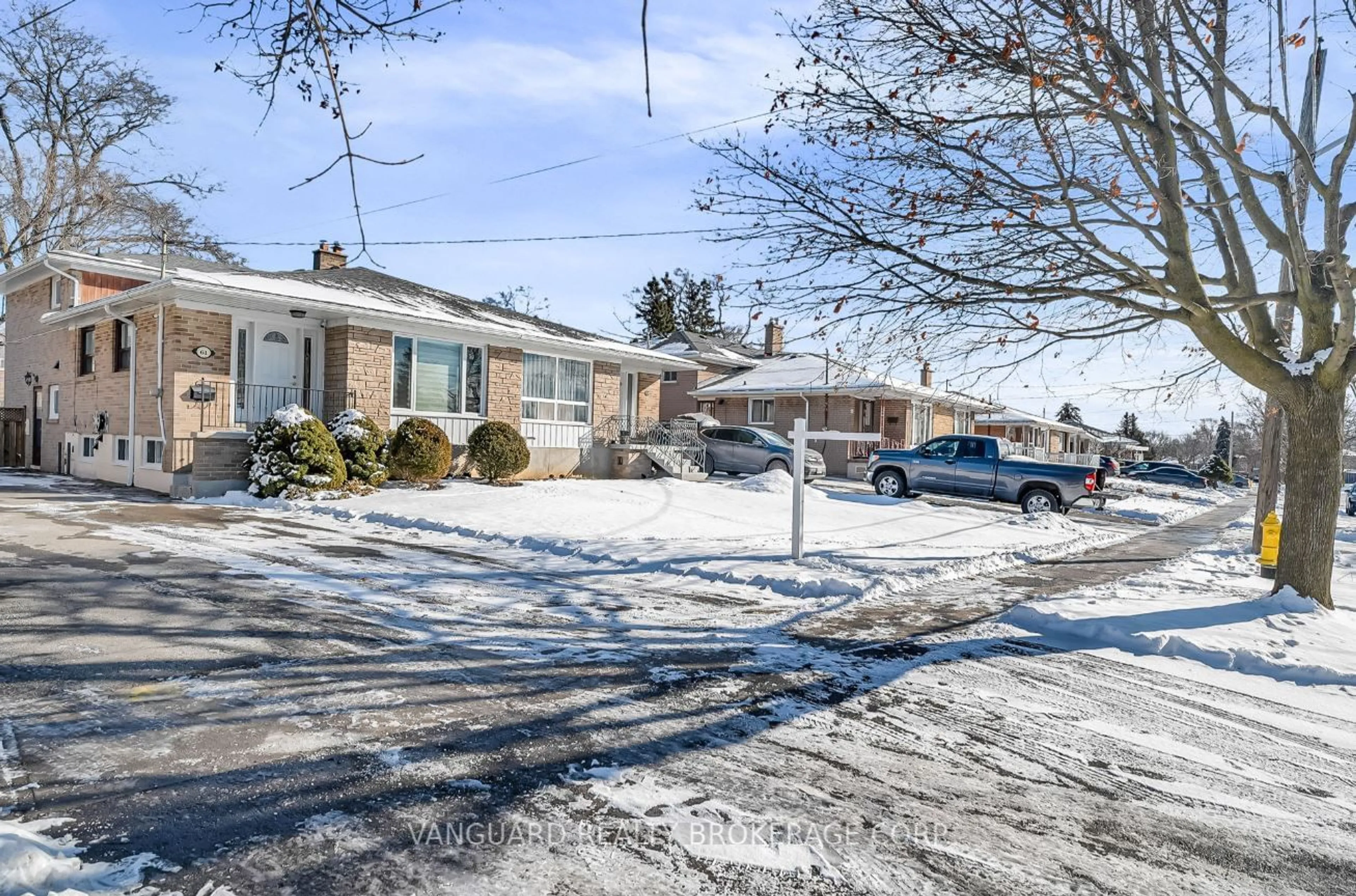 A pic from outside/outdoor area/front of a property/back of a property/a pic from drone, street for 61 Gambello Cres, Toronto Ontario M3J 1W2