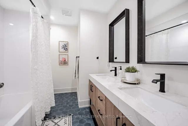 Additional property image - 1576 Kerns Rd Unit 2