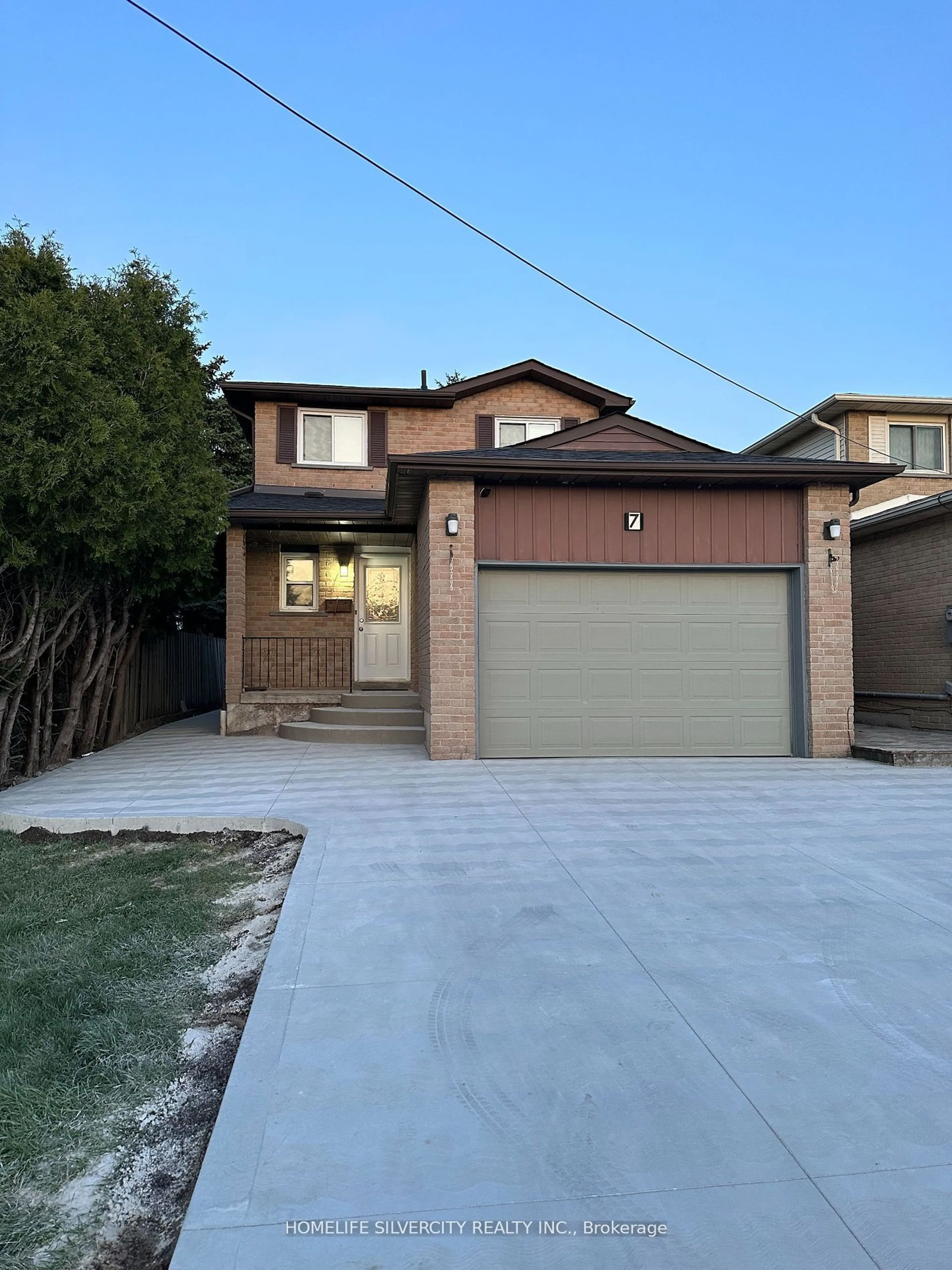 Home with brick exterior material, street for 7 Newbridge Cres, Brampton Ontario L6S 4B5