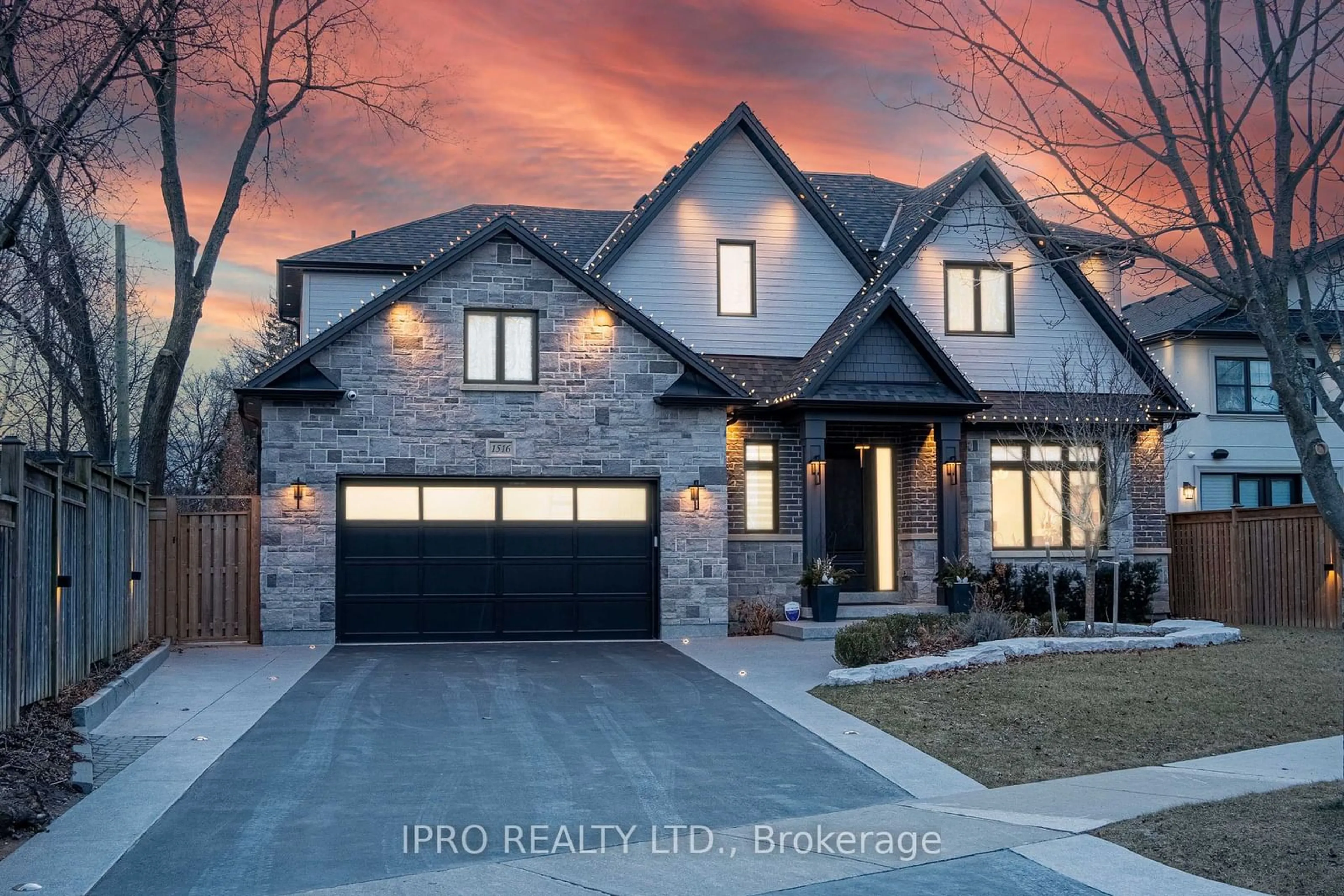 Home with brick exterior material, street for 1516 Pembroke Dr, Oakville Ontario L6H 1V9