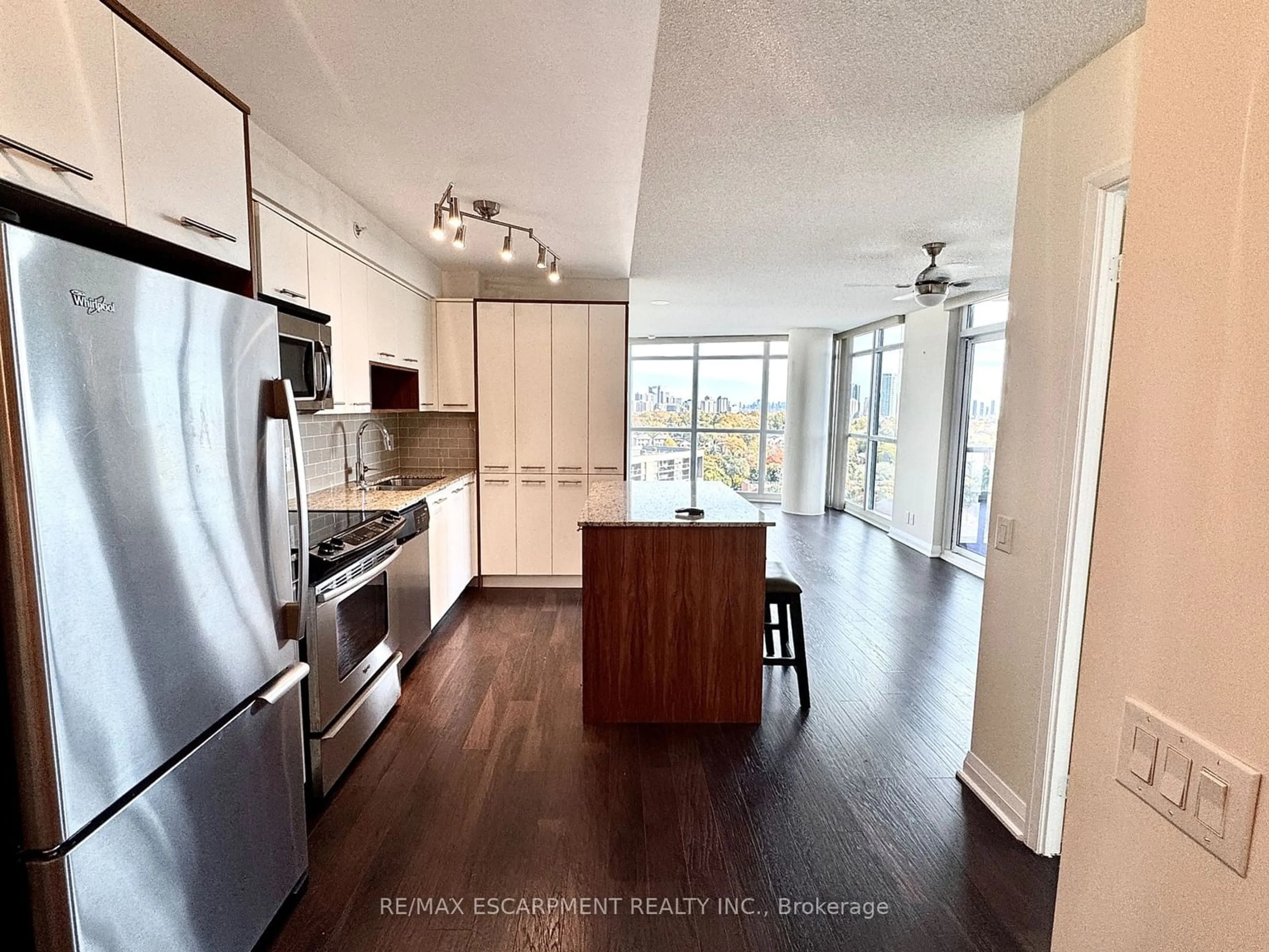 Open concept kitchen, unknown for 1 Valhalla Inn Rd #1102, Toronto Ontario M9B 1S9