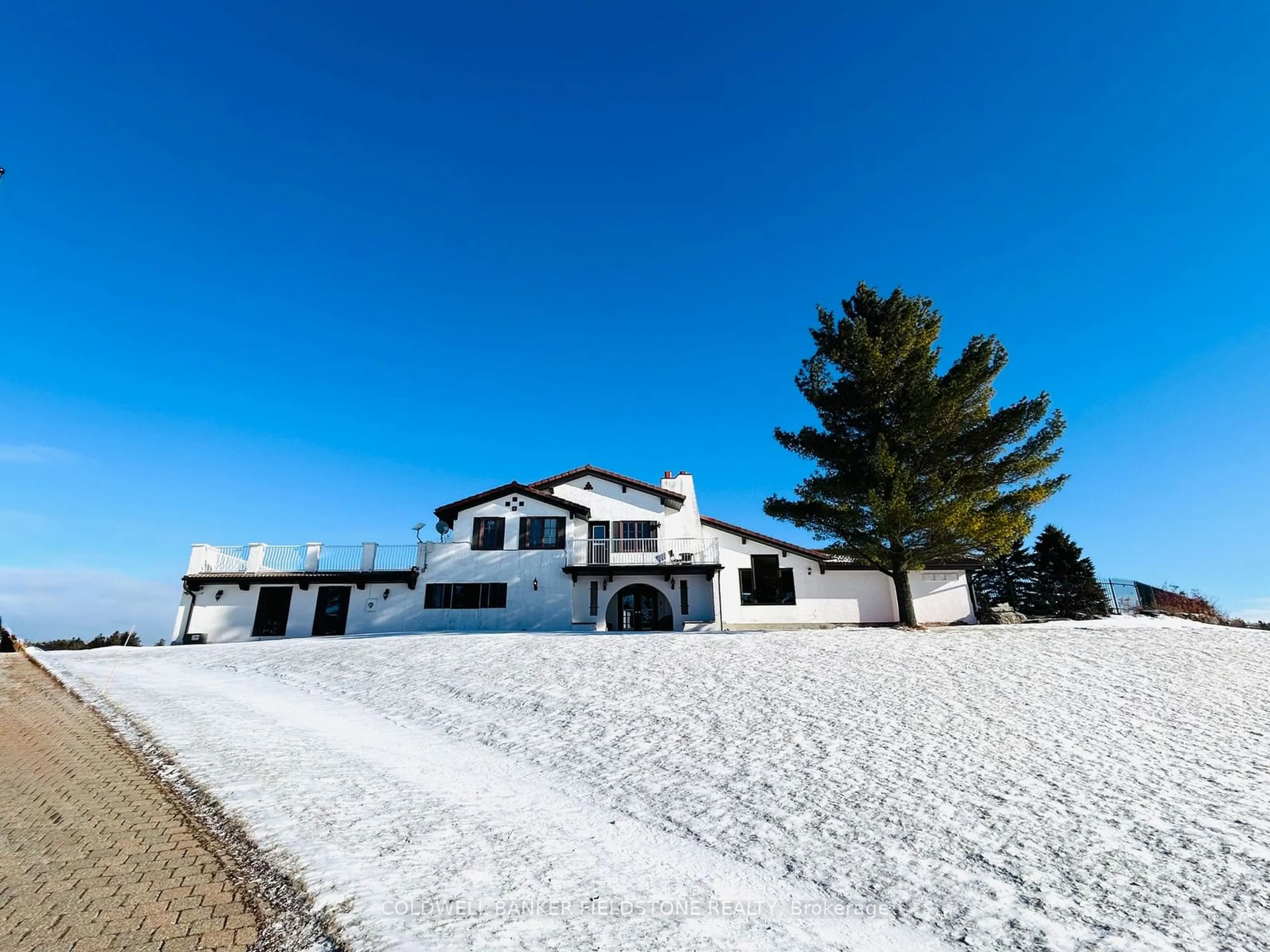 A pic from outside/outdoor area/front of a property/back of a property/a pic from drone, unknown for 13081 Sixth Line Nassagaweya, Milton Ontario L7J 2L7