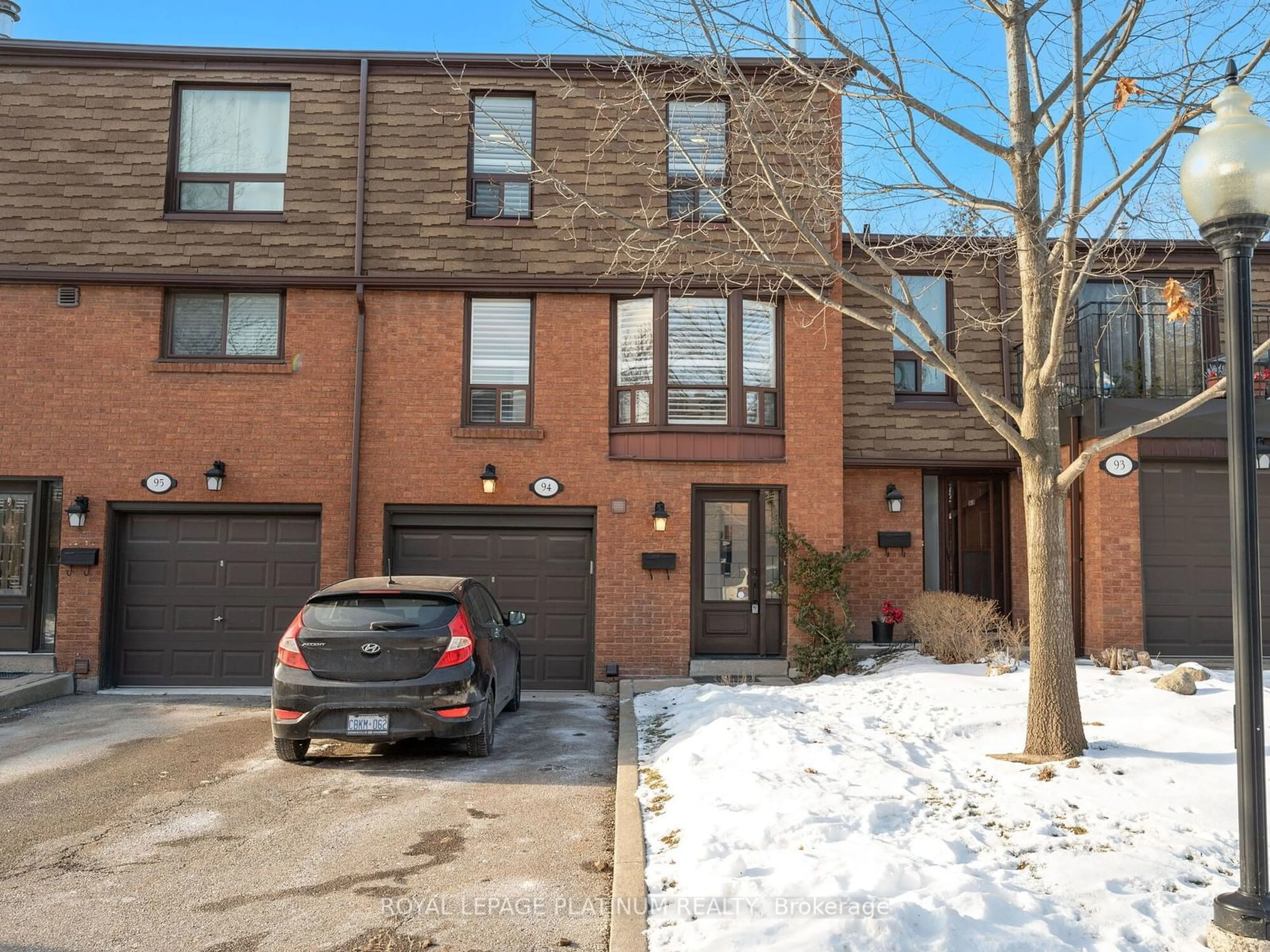 Home with brick exterior material, street for 3395 Cliff Rd #94, Mississauga Ontario L5A 3M7