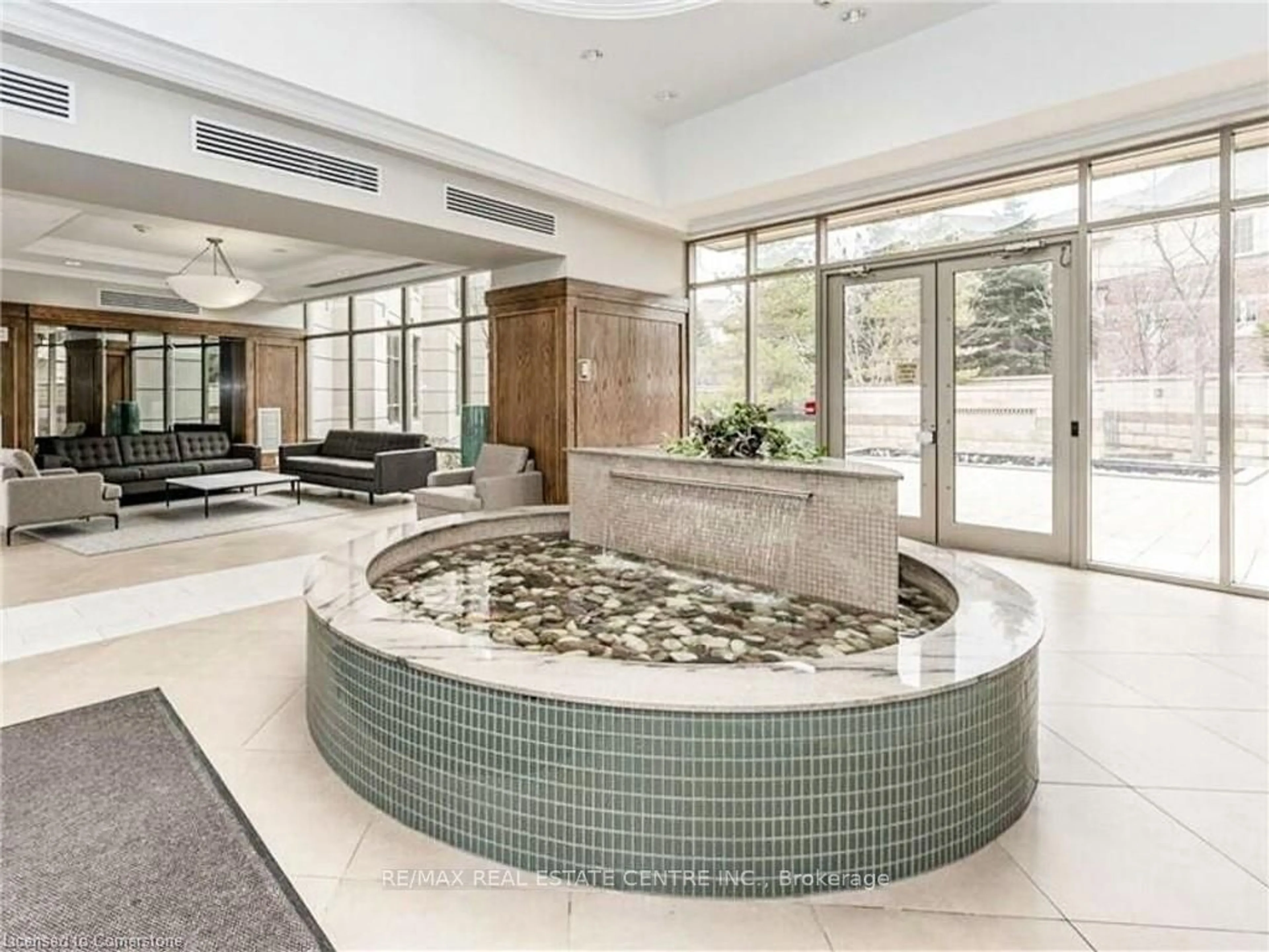 Indoor foyer for 2379 Central Park Dr #608, Oakville Ontario L8H 0E3