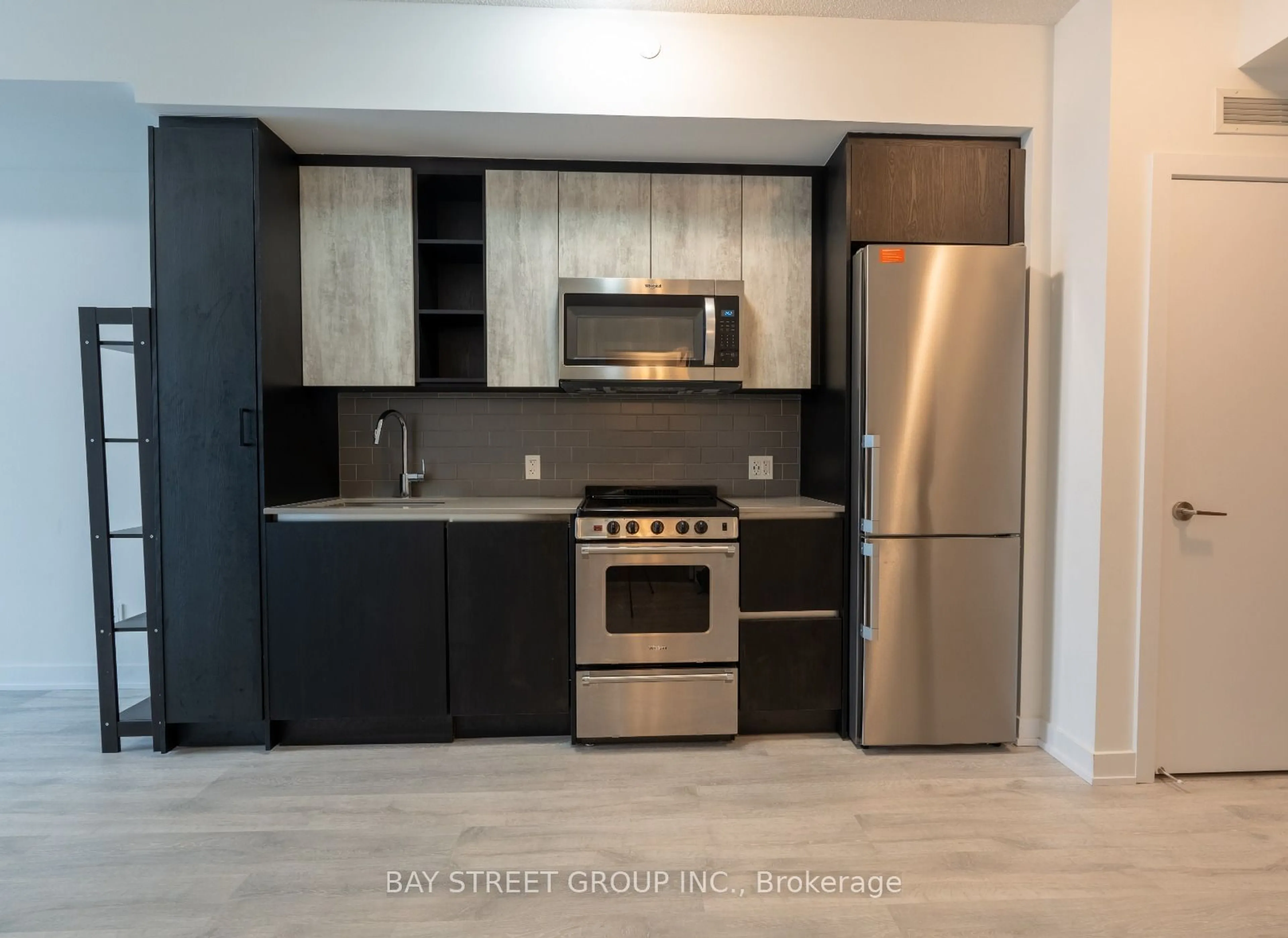 Standard kitchen, unknown for 251 Manitoba St #727, Toronto Ontario M8Y 0C7