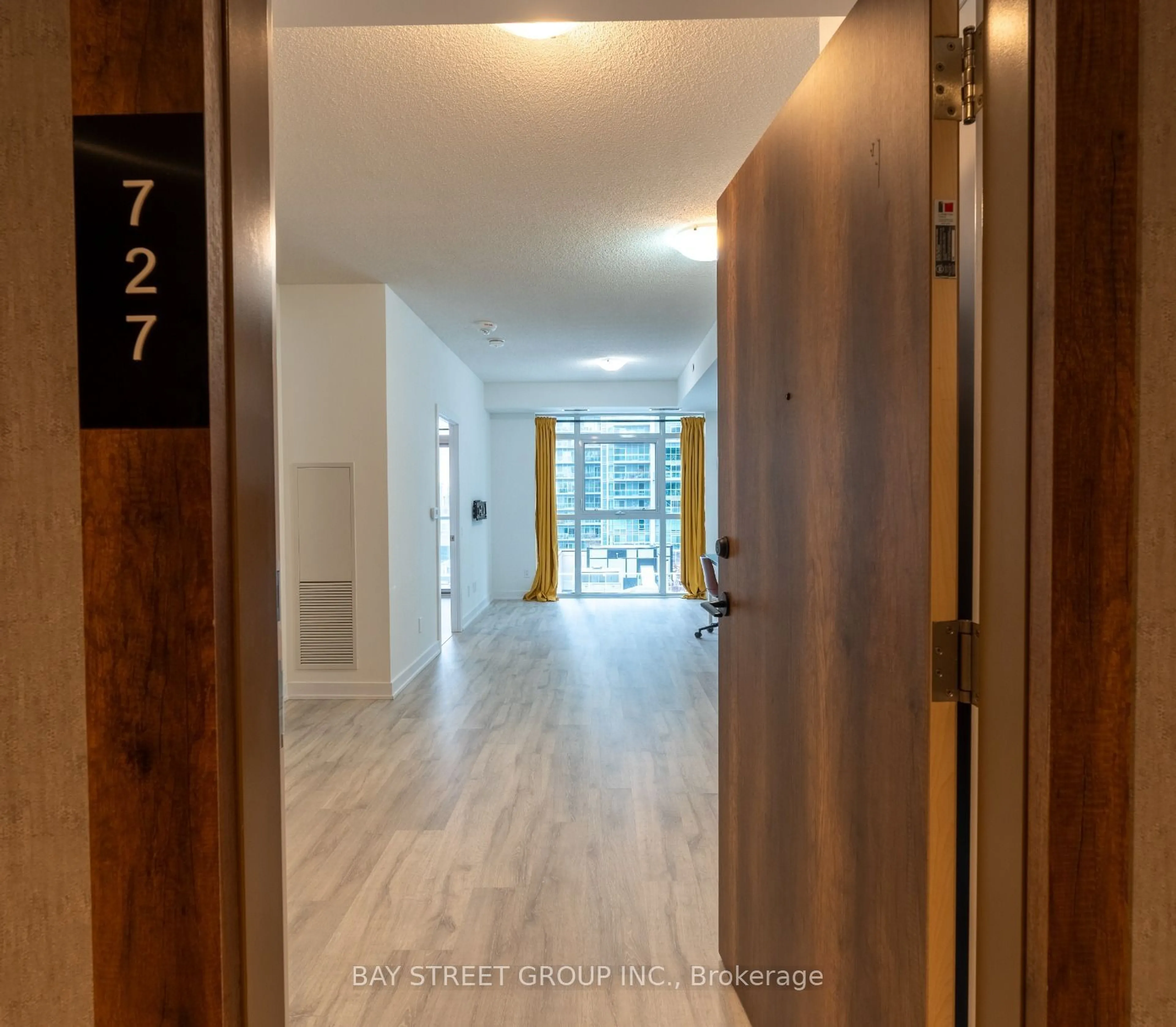 Indoor foyer for 251 Manitoba St #727, Toronto Ontario M8Y 0C7