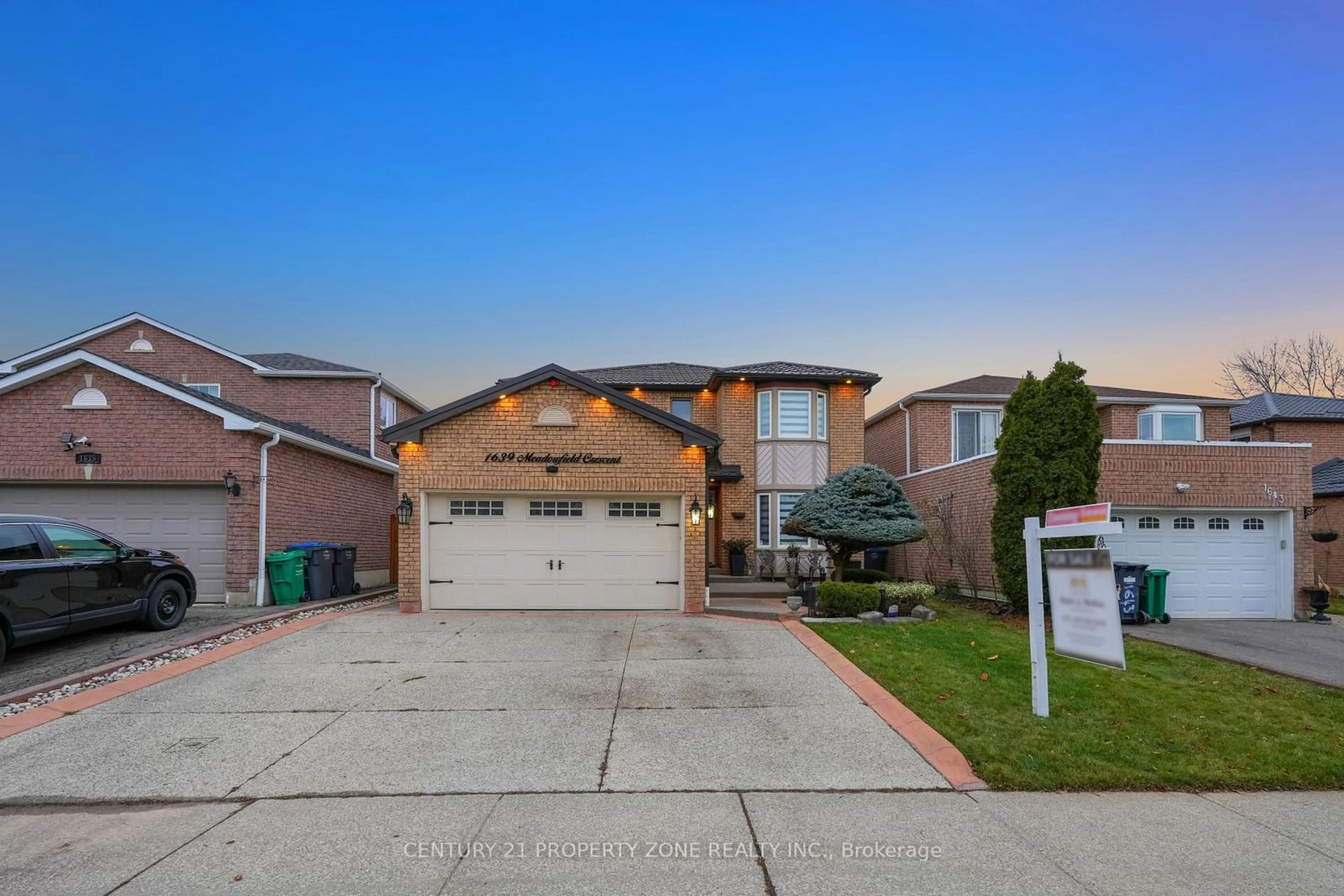 Home with brick exterior material, street for 1639 Meadowfield Cres, Mississauga Ontario L5M 4T5