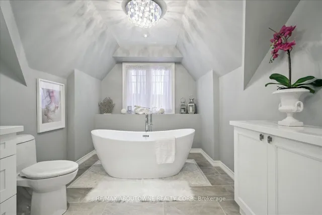 Additional property image - 183 Roxton Rd