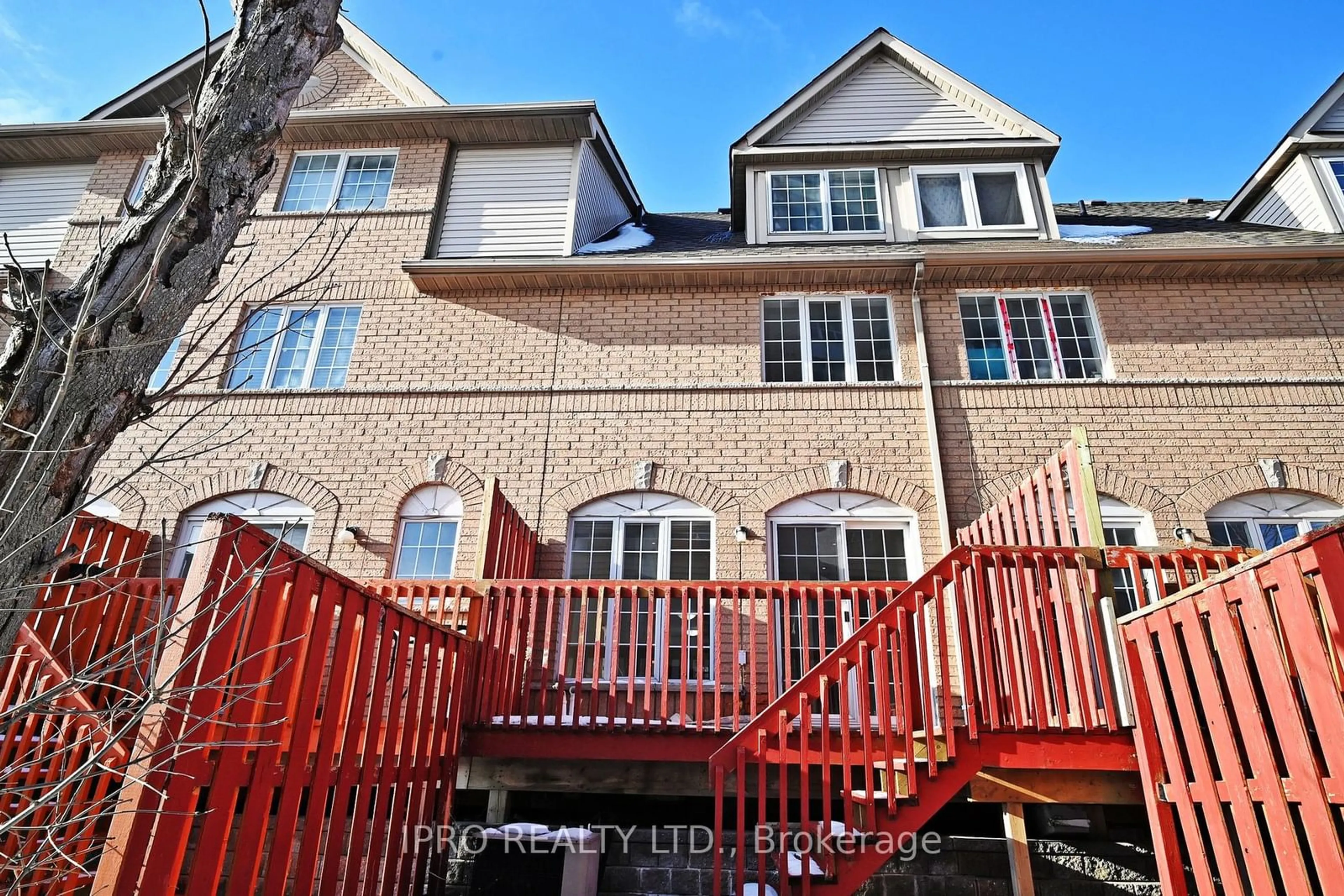 Patio, street for 75 Strathaven Dr #55, Mississauga Ontario L5R 3W1