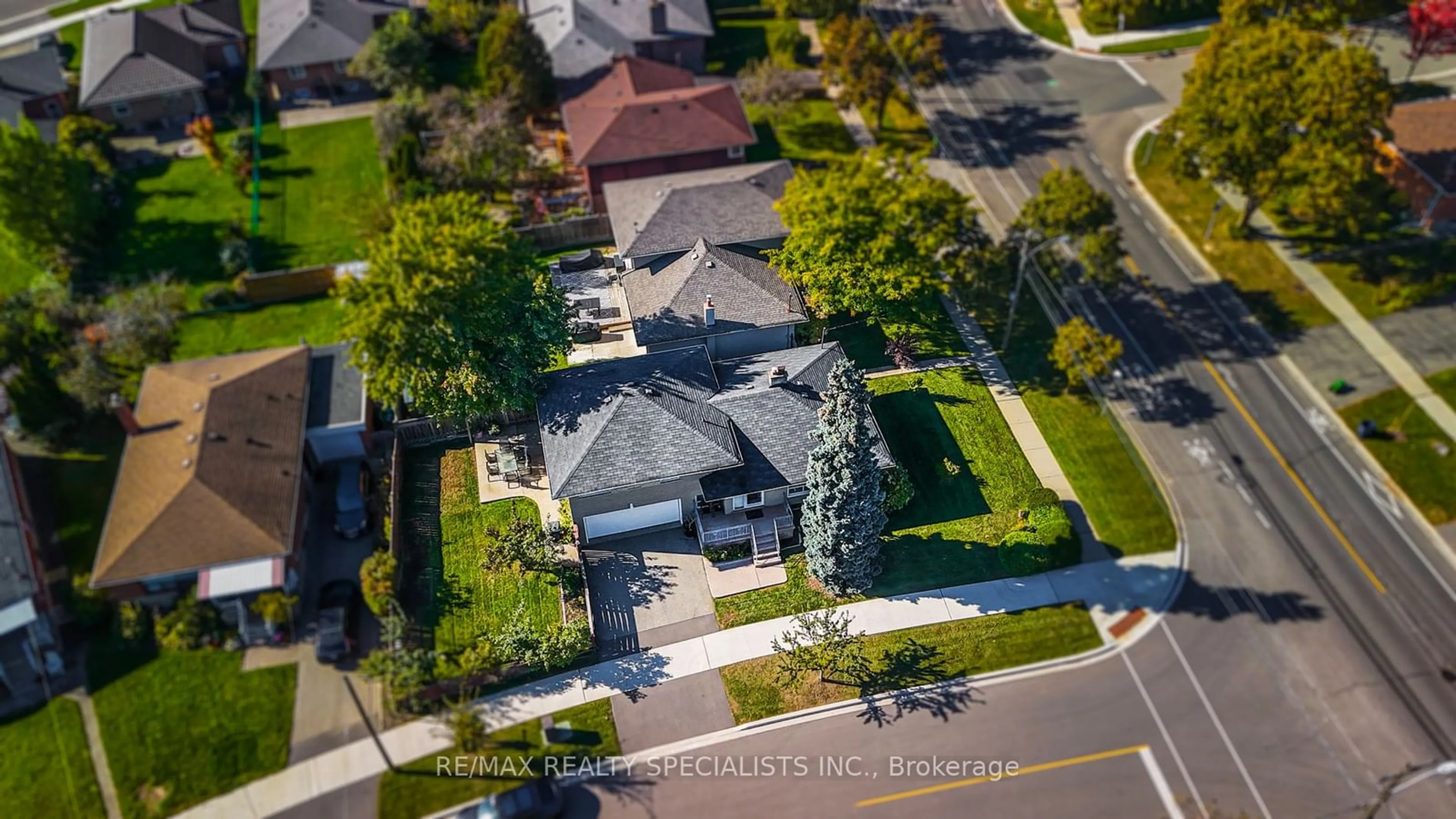 A pic from outside/outdoor area/front of a property/back of a property/a pic from drone, street for 2 Allonsius Dr, Toronto Ontario M9C 3N5