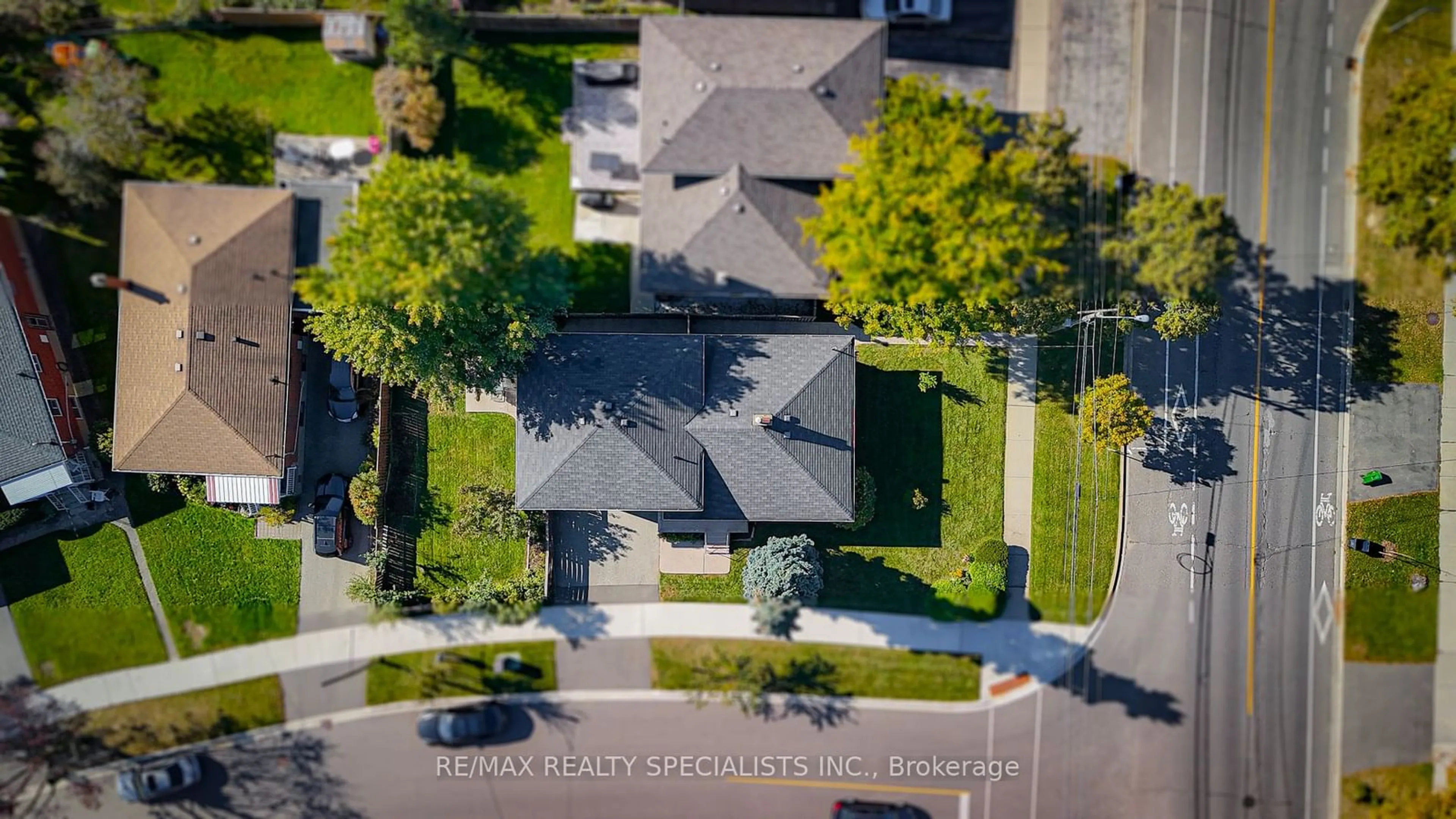 A pic from outside/outdoor area/front of a property/back of a property/a pic from drone, street for 2 Allonsius Dr, Toronto Ontario M9C 3N5