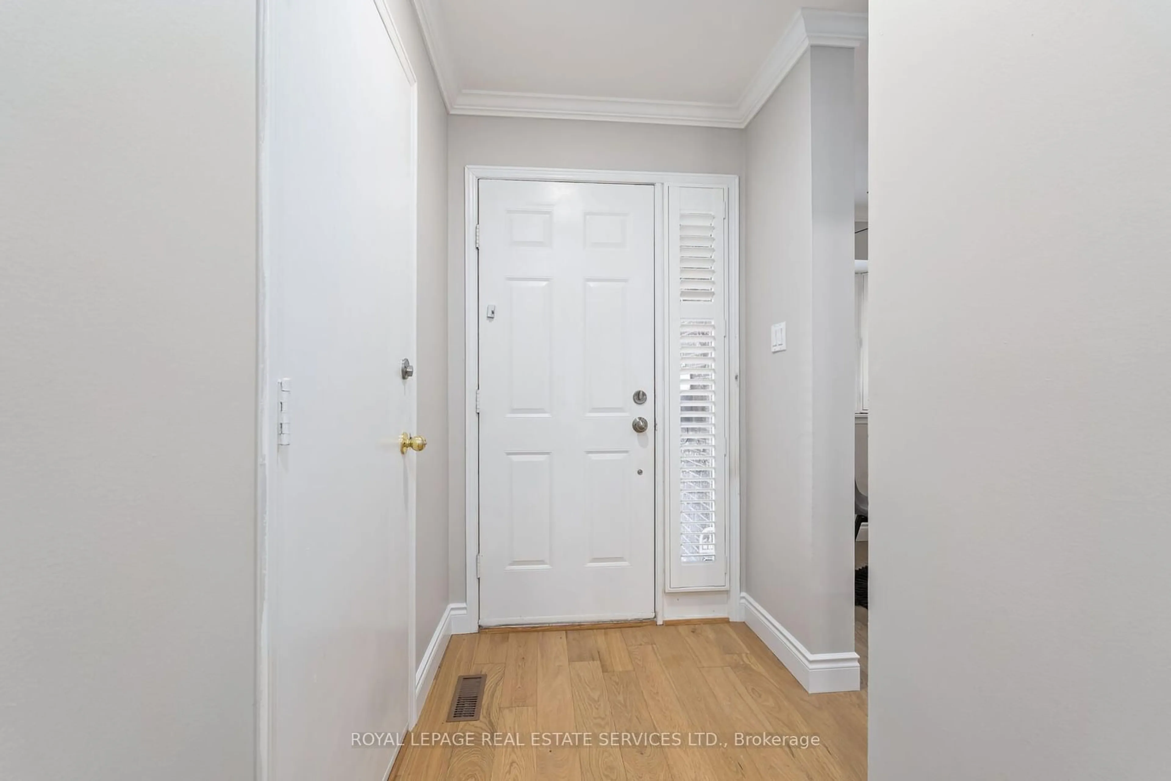 Indoor entryway for 1160 Walden Circ #16, Mississauga Ontario L5J 4J9