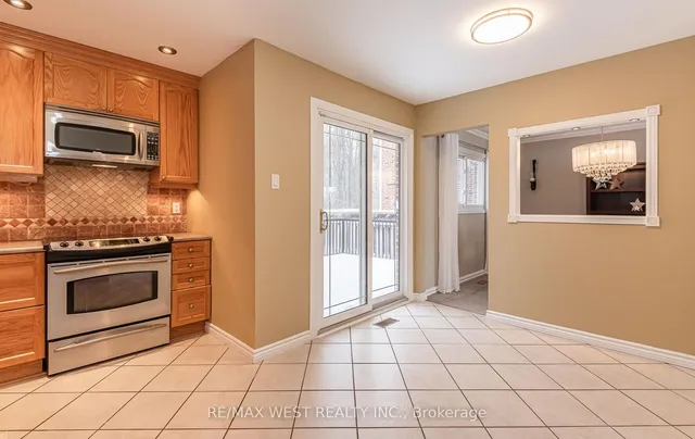 Additional property image - 44 Regentview Dr
