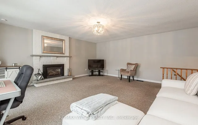 Additional property image - 44 Regentview Dr