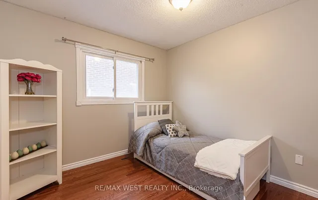 Additional property image - 44 Regentview Dr