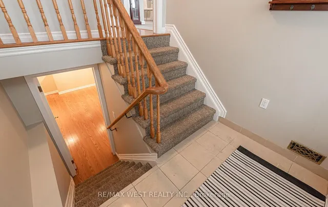 Additional property image - 44 Regentview Dr