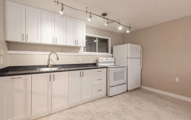 Additional property image - 44 Regentview Dr
