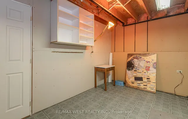 Additional property image - 44 Regentview Dr
